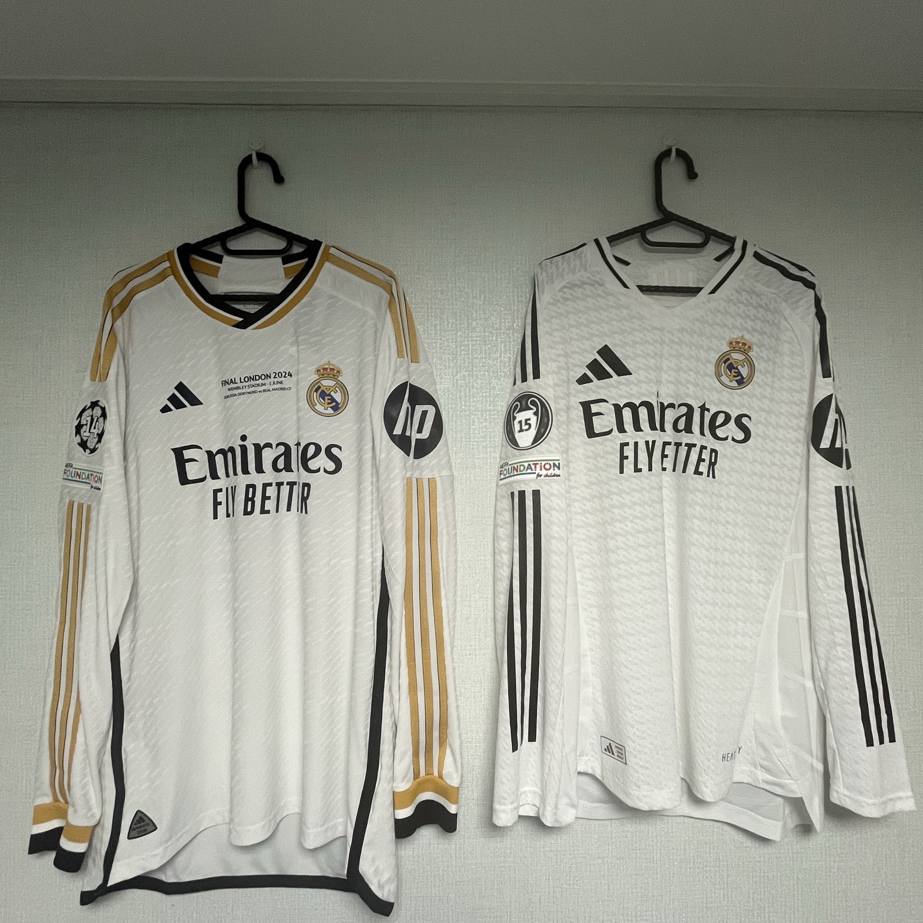 Adidas Real Madrid 2024/25 Home Long Sleeve Jersey White - KR Sizing (Non Marking Ver.), Adidas Real Madrid 2023/24 Home Authentic Long Sleeve Jersey White - US Sizing (Non Marking Ver.) 착용 스타일 - 2
