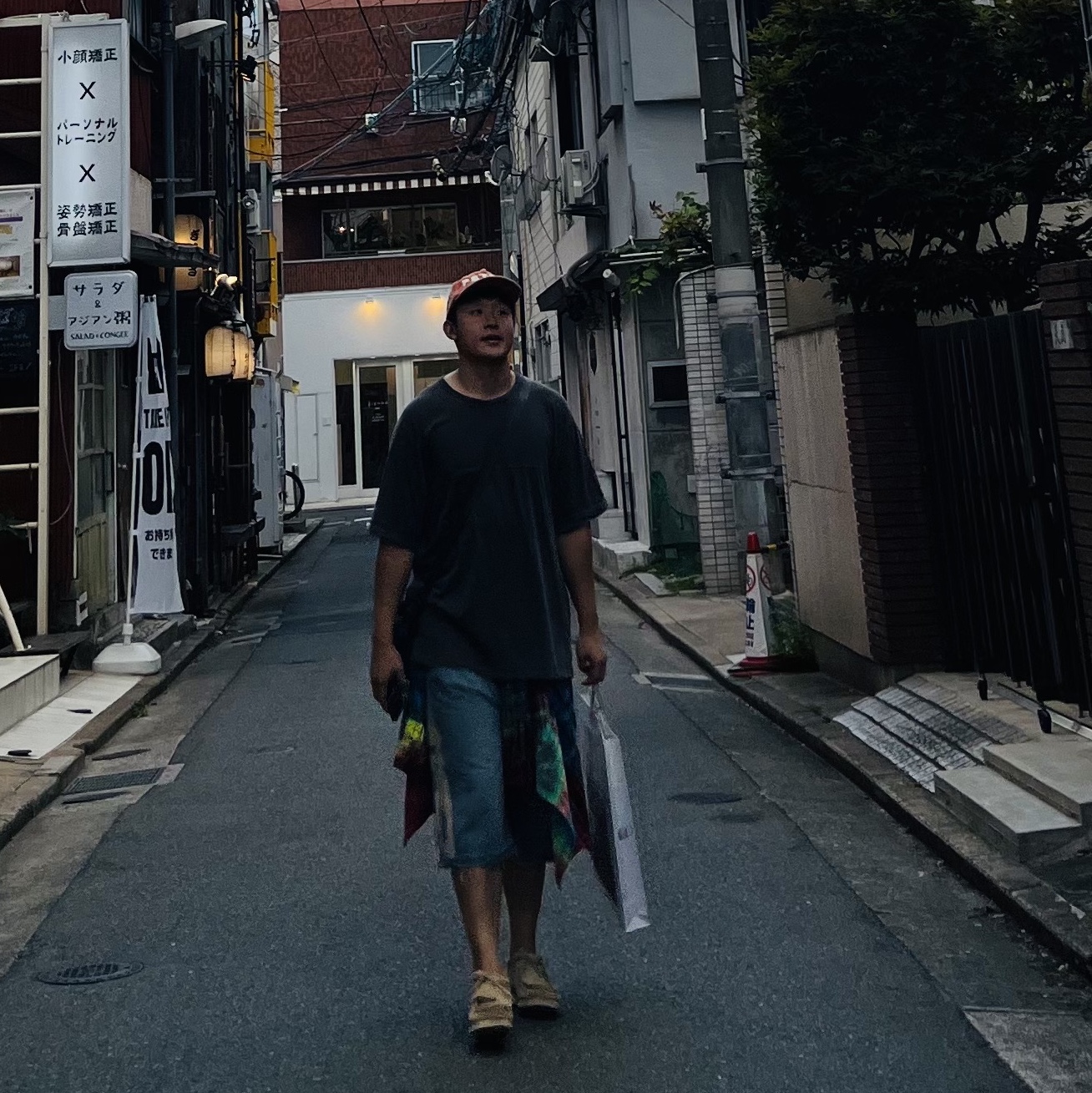 Kapital 14 oz. Denim 5P Bone Embroidery Short Pants Indigo (Processing), Clarks Wallabee Gore-Tex Maple Suede 착용 스타일