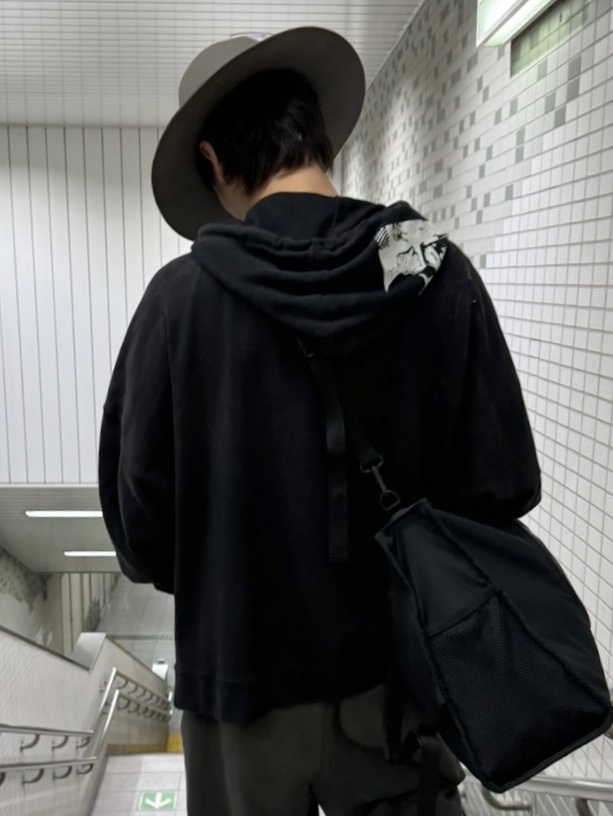 Ecrzn Duffle Duo Hood Zip-Up Black 착용 스타일 - 2