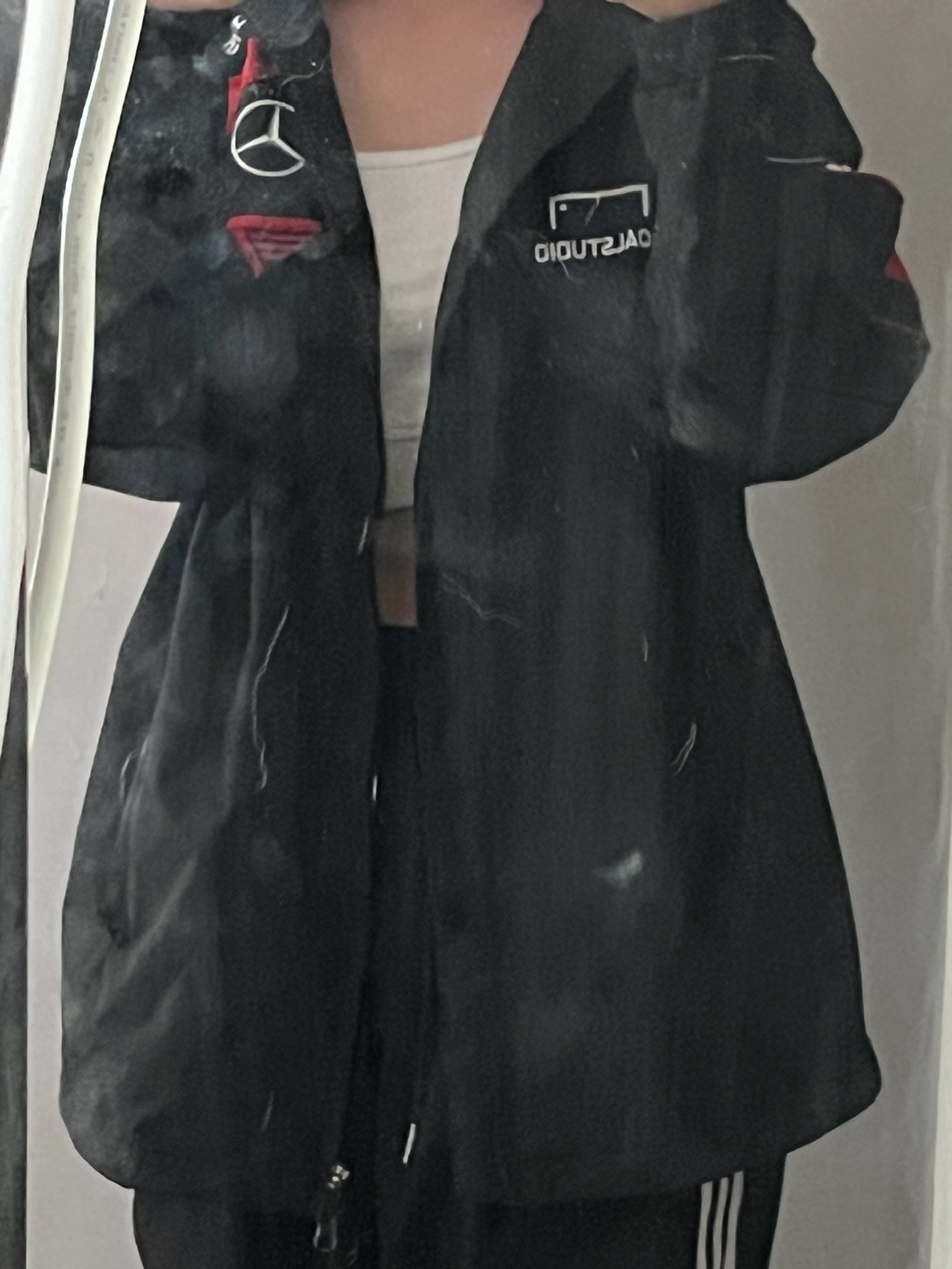 T1 2024 Spring LCK Uniform Jacket Black (Non Marking Ver.) 착용 스타일 - 3