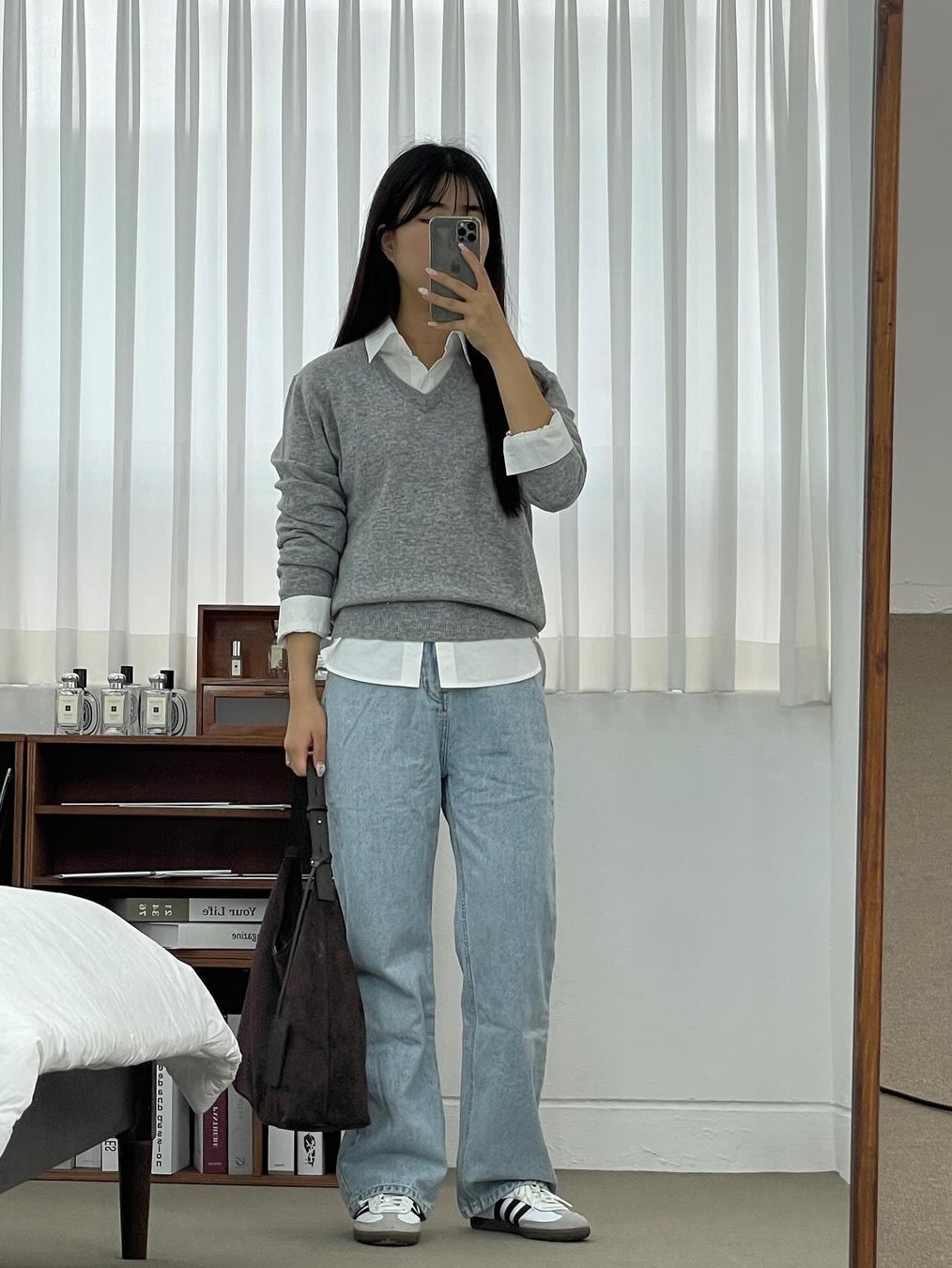 [예약 배송] Siyazu SIKN2124 V-neck Single Knit Gray 착용 스타일 - 4