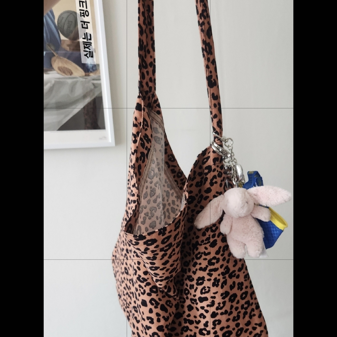 Emis 22Y Leopard Corduroy Eco Bag Pink 착용 스타일
