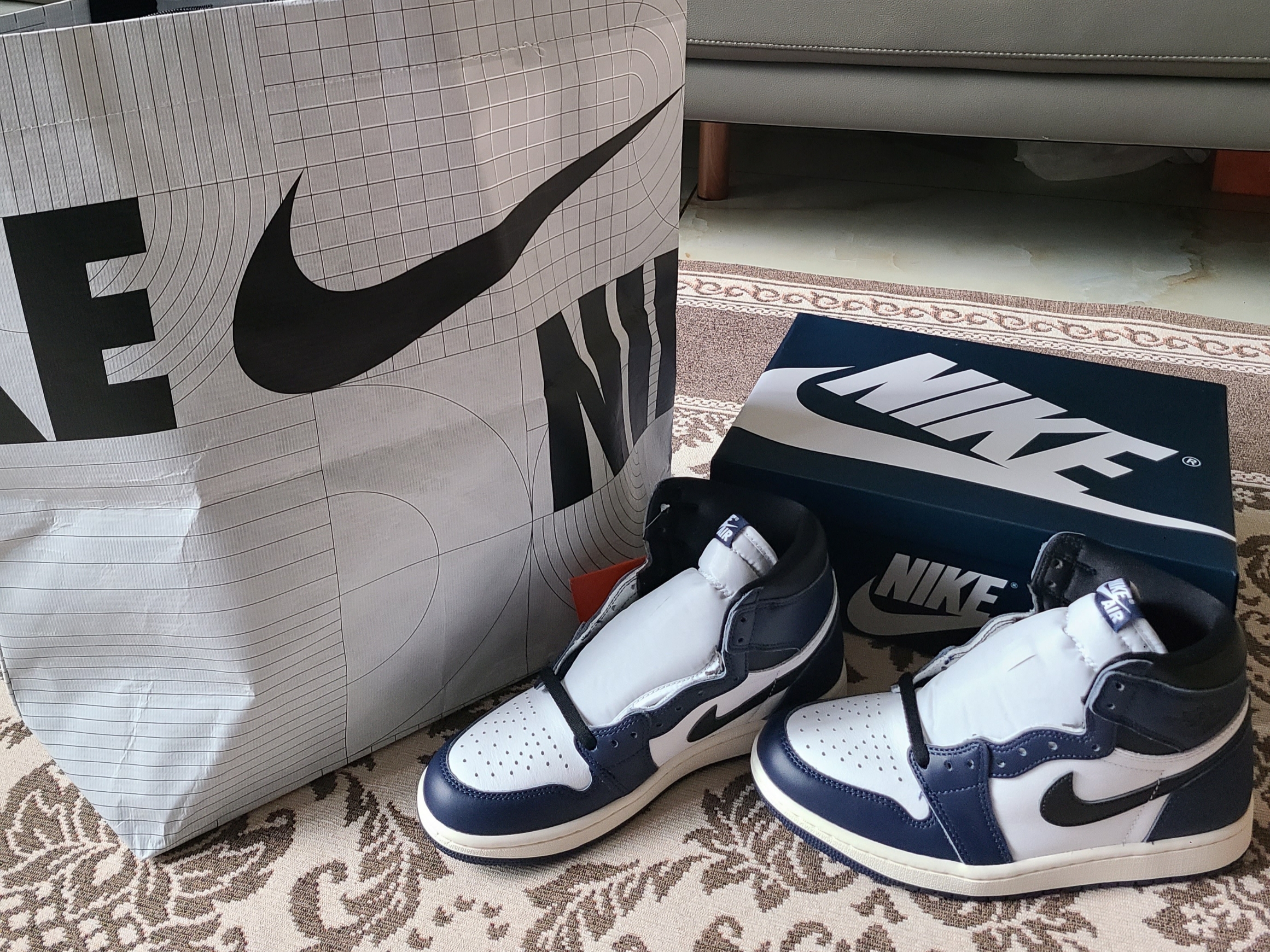 Jordan 1 Retro High OG Midnight Navy 착용 스타일 - 2