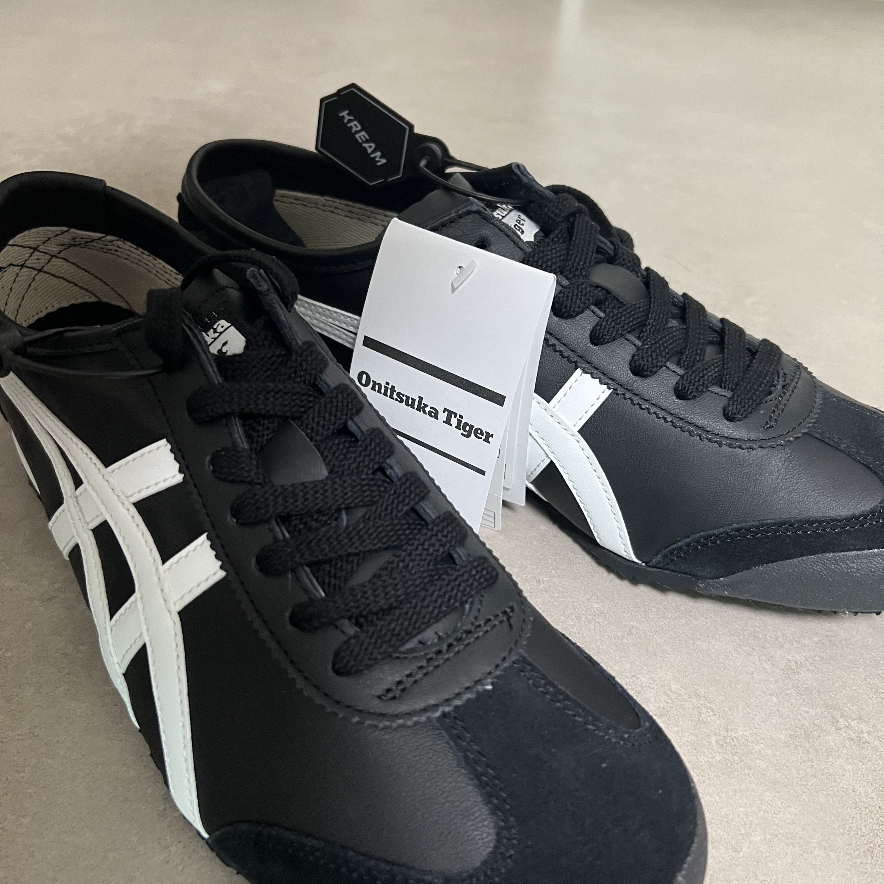 Onitsuka Tiger Mexico 66 Black White 착용 스타일