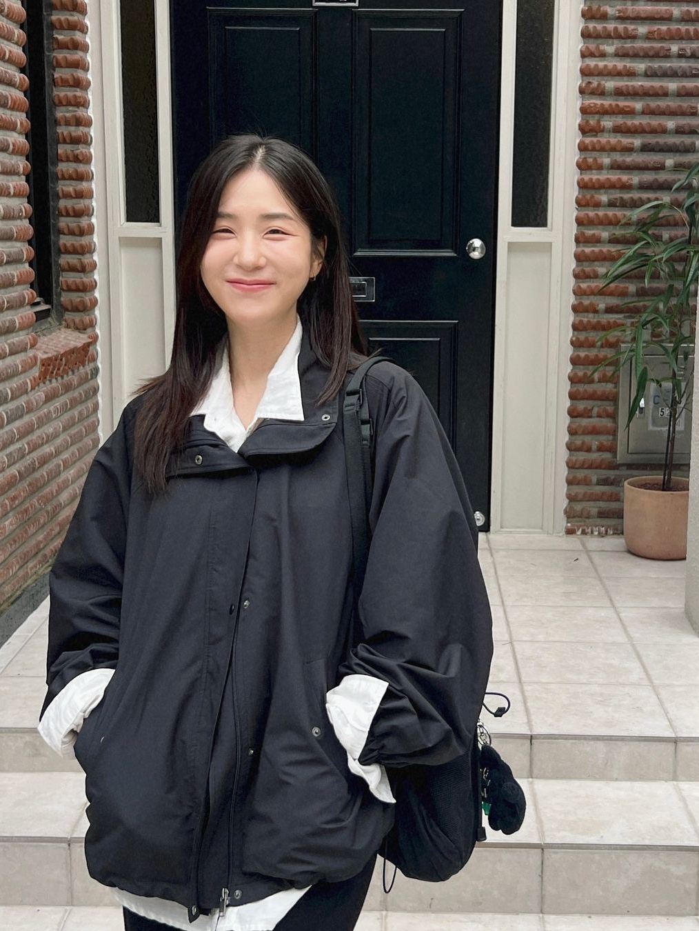 Siyazu SIOT4110 High Neck Windbreaker Black 착용 스타일 - 1