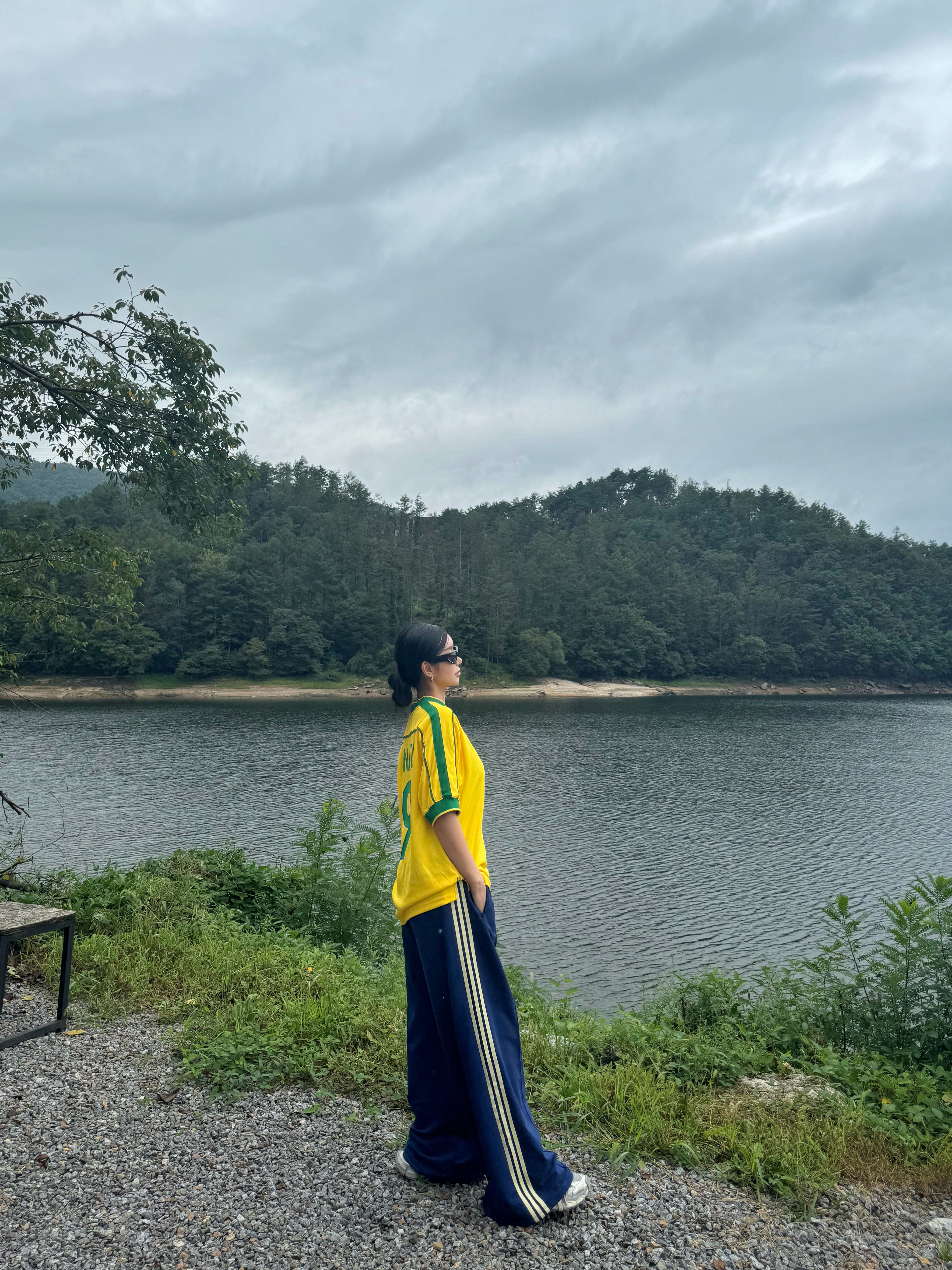 Nike Brazil 1998 Reissue Soccer Replica Jersey Varsity Maize Ronaldo (Marking Ver.), Balenciaga Swift Oval Sunglasses Black 착용 스타일 - 9