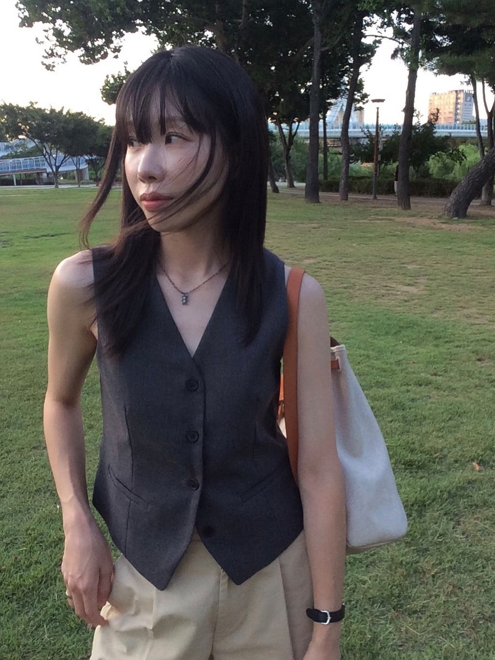 Siyazu SITP5159 Modern Layered Vest Melange gray 착용 스타일 - 1