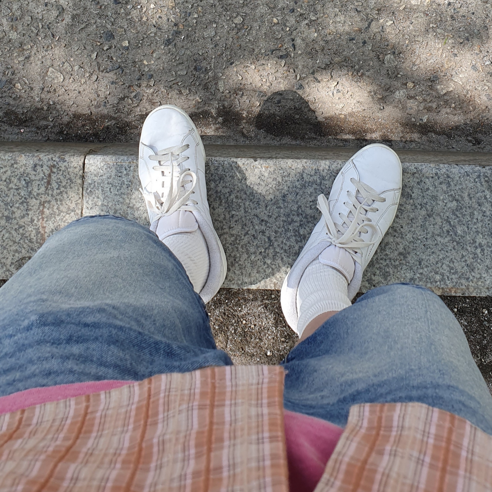 Reebok x JJJJound NPC II White, Stussy Classic Dot Pig. Dyed T-Shirt Pink 착용 스타일