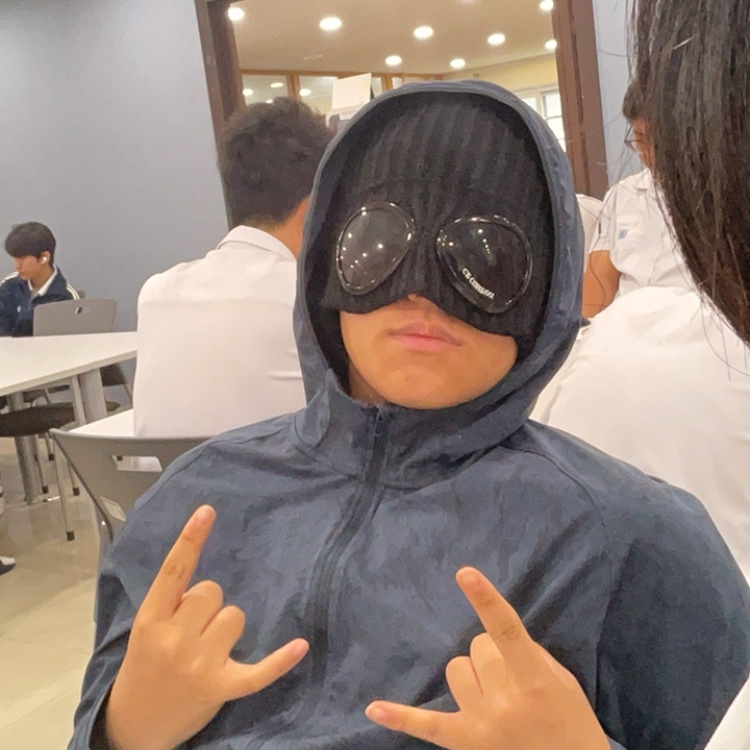 C.P. Company Extra Fine Merino Wool Goggle Beanie Black 착용 스타일