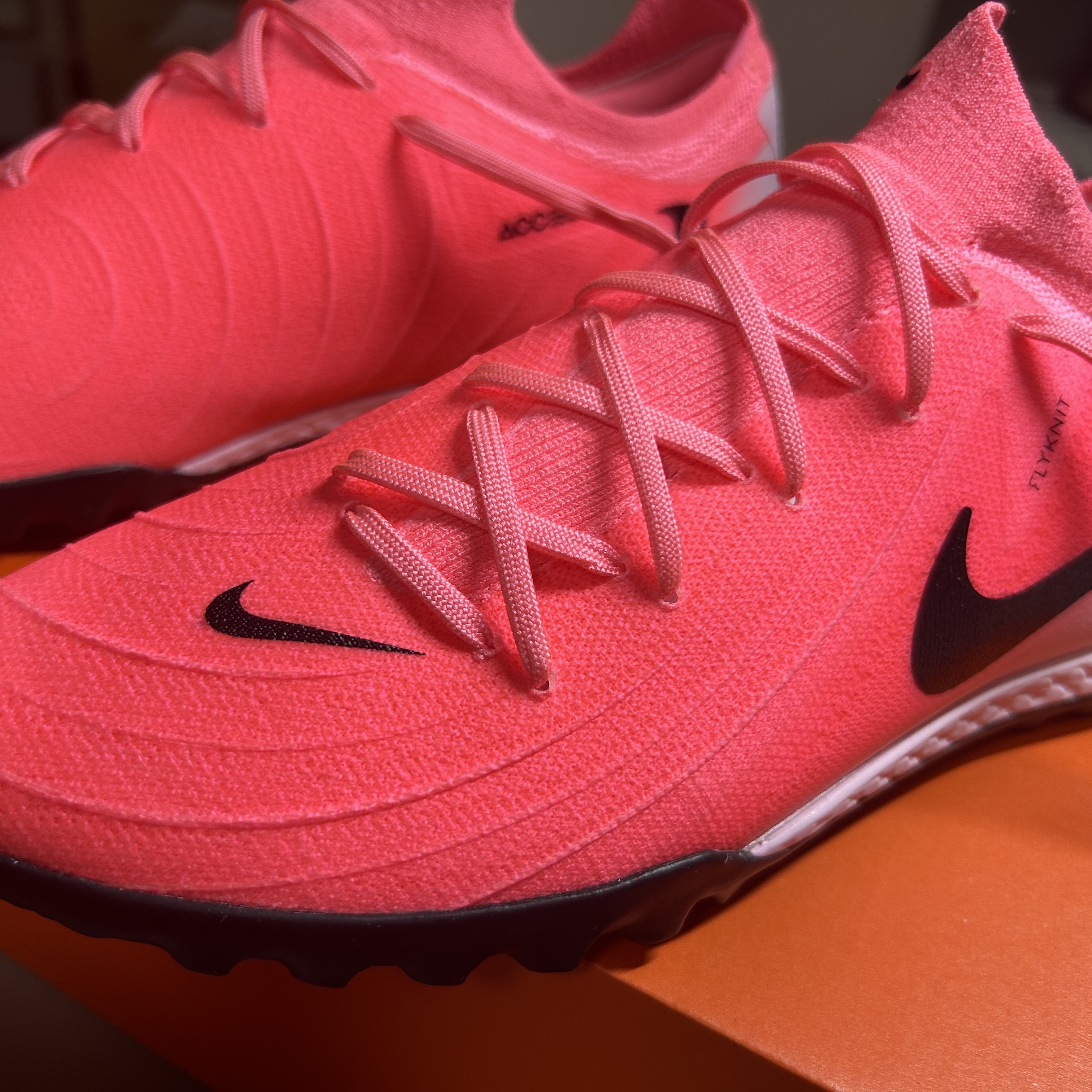 Nike Phantom GX 2 Pro TF Sunset Pulse Black 착용 스타일