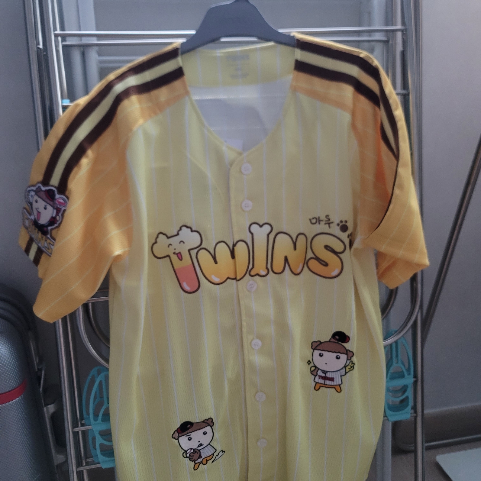 [즉시배송] LG TWINS x Maru is a Puppy Uniform Non Marking Ver 착용 스타일