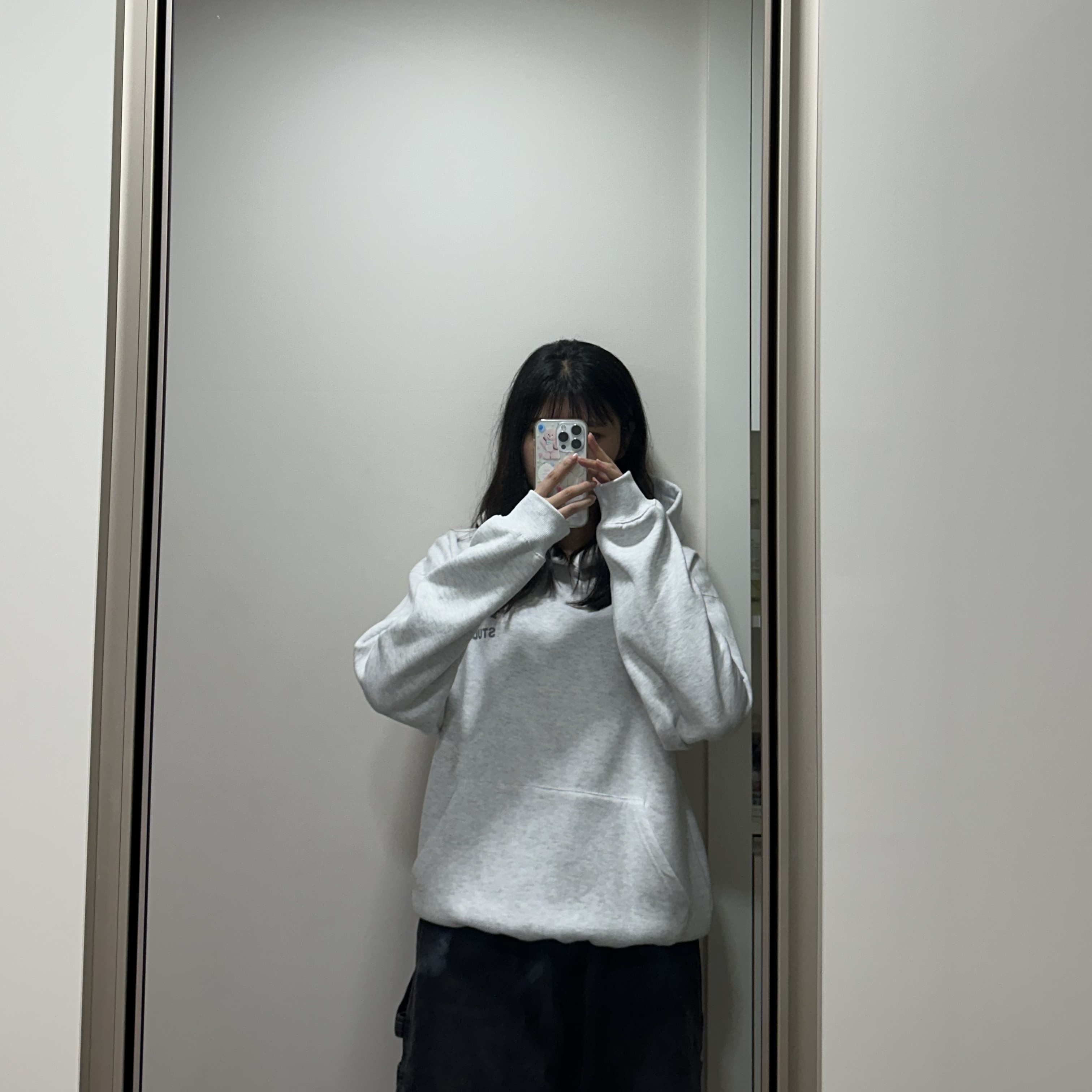 IAB Studio Hoodie Light Gray 착용 스타일 - 2