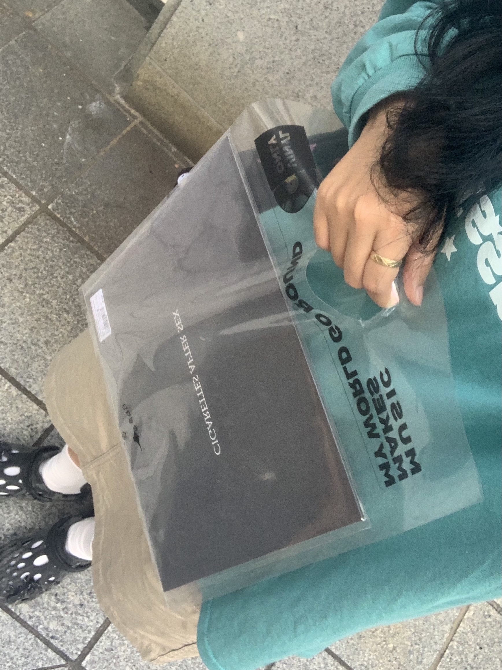 Stussy Star Sport LS T-Shirt Ocean, Merrell Hydro Moc Black 착용 스타일