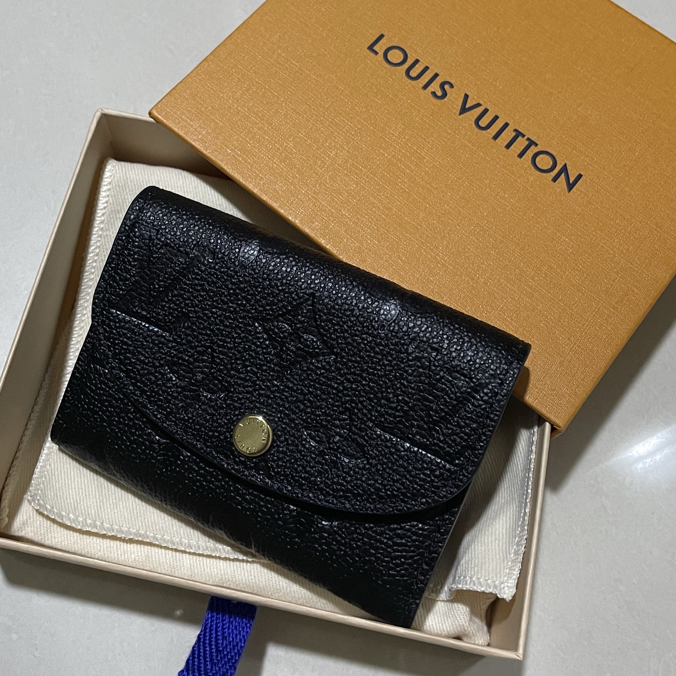 Louis Vuitton Rosalie Coin Purse Monogram Black 착용 스타일
