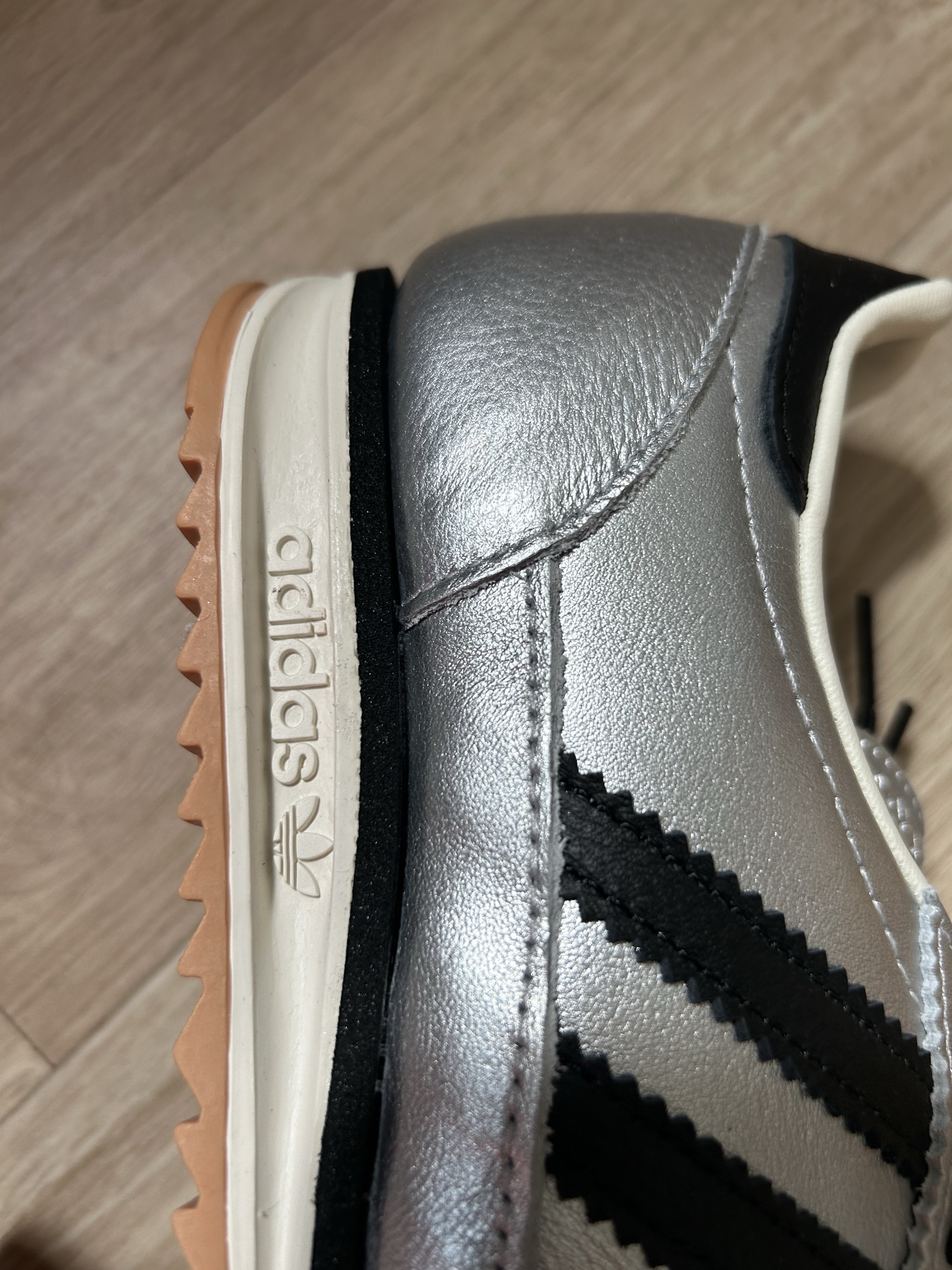 (W) Adidas SL 72 OG Silver Metallic Core Black 착용 스타일