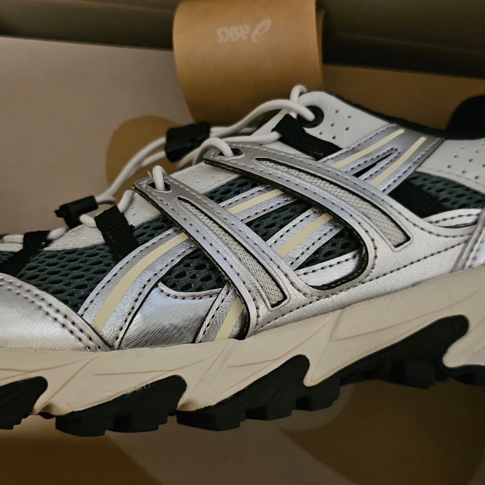 Asics Unlimited Gel-Sonoma 15-50 Steel Grey Pure Silver 착용 스타일