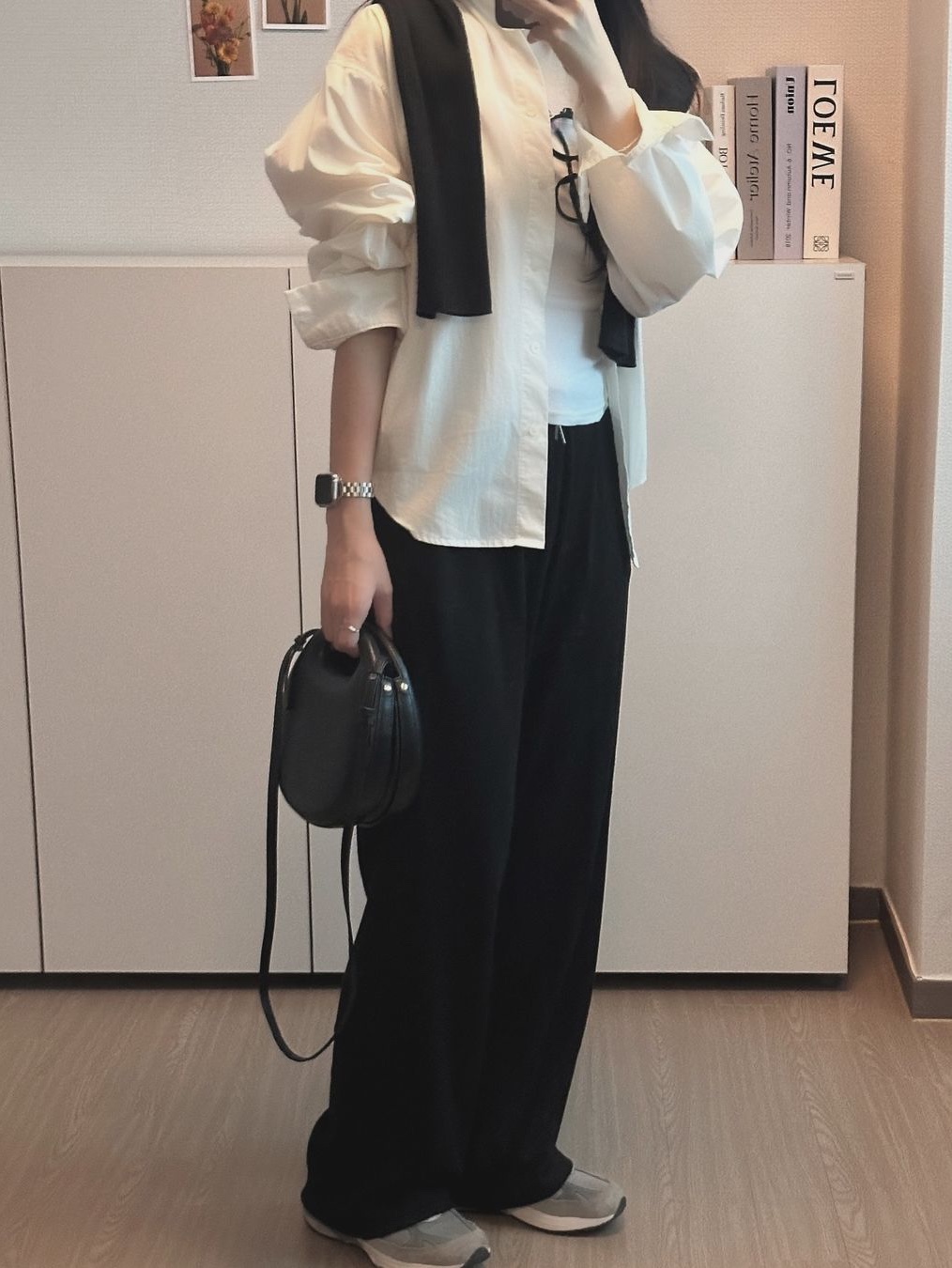 Siyazu SIPT7134 Relaxed banding slacks Black 착용 스타일 - 1