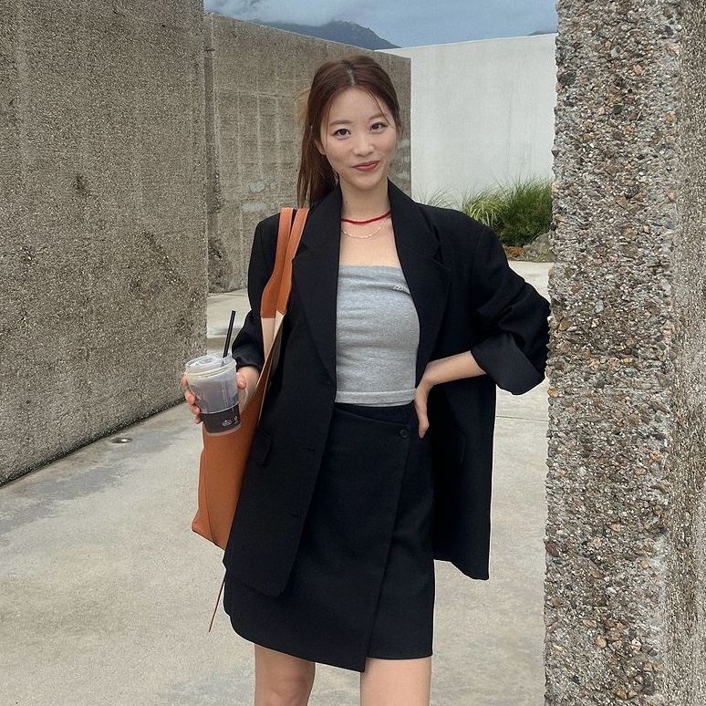 Siyazu SIST9040 Modern Layered Skirt Black 착용 스타일 - 1