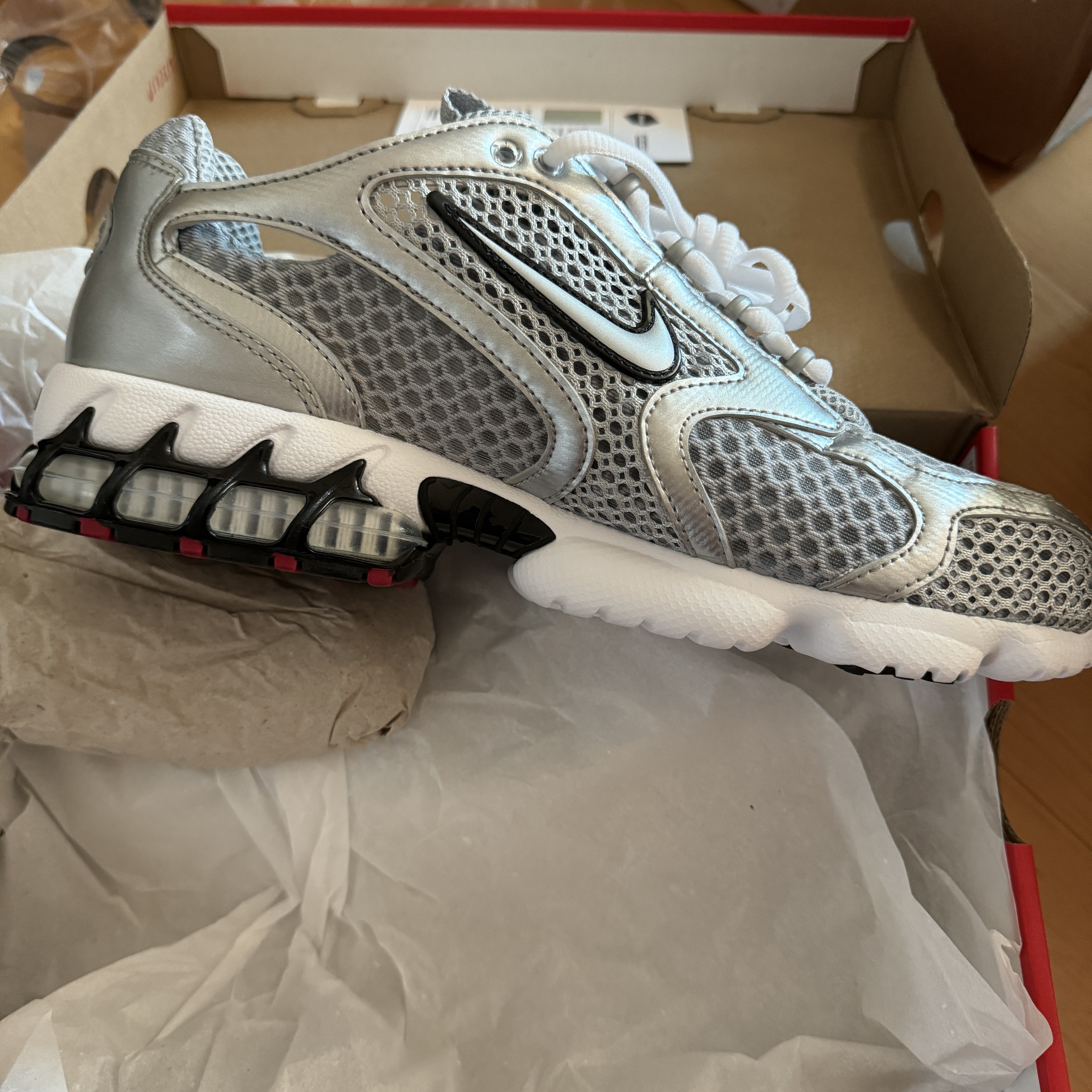 Nike Air Zoom Spiridon Cage 2 Metallic Silver 착용 스타일