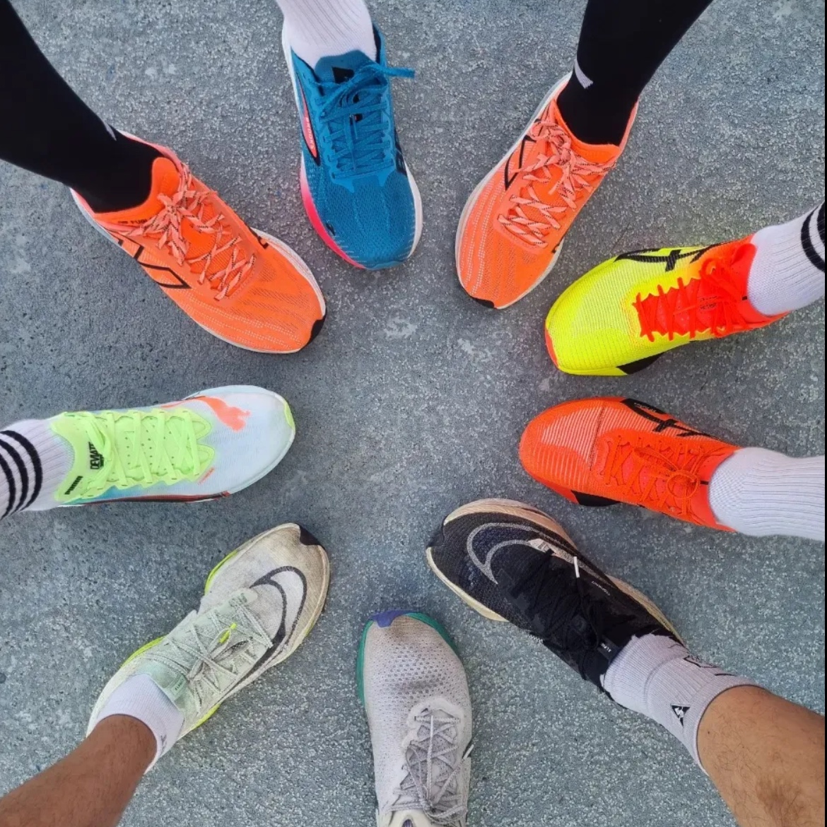 Puma Deviate Nitro Elite 3 Nitro Blue Fizzy Apple, Asics Metaspeed Sky Paris Safety Yellow Black 착용 스타일
