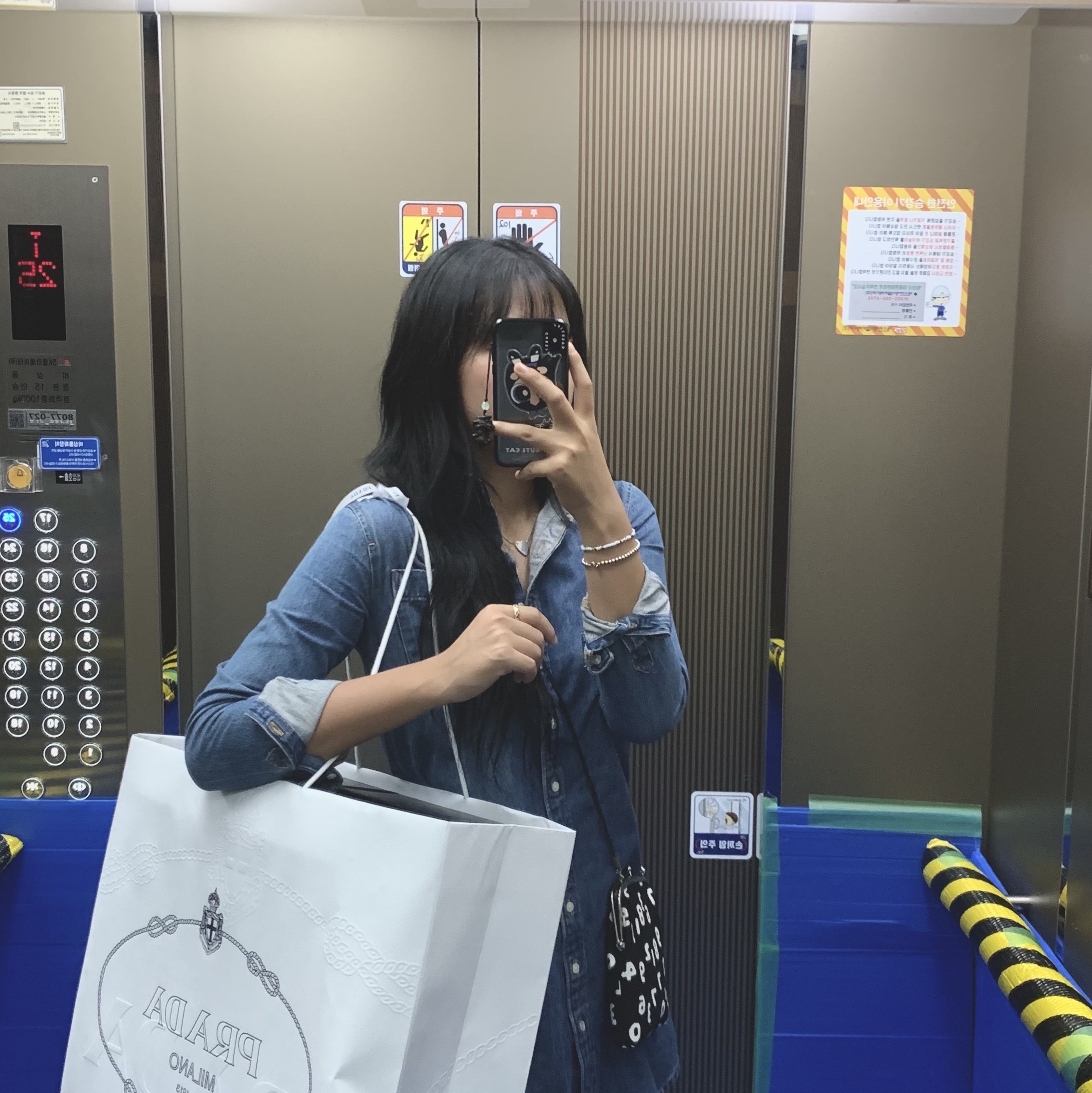 Prada Re-Nylon Medium Backpack Black, Sou Sou Canvas Soft Gamaguchi Bag Large Black (with 110cm Black Leather Strap) 착용 스타일