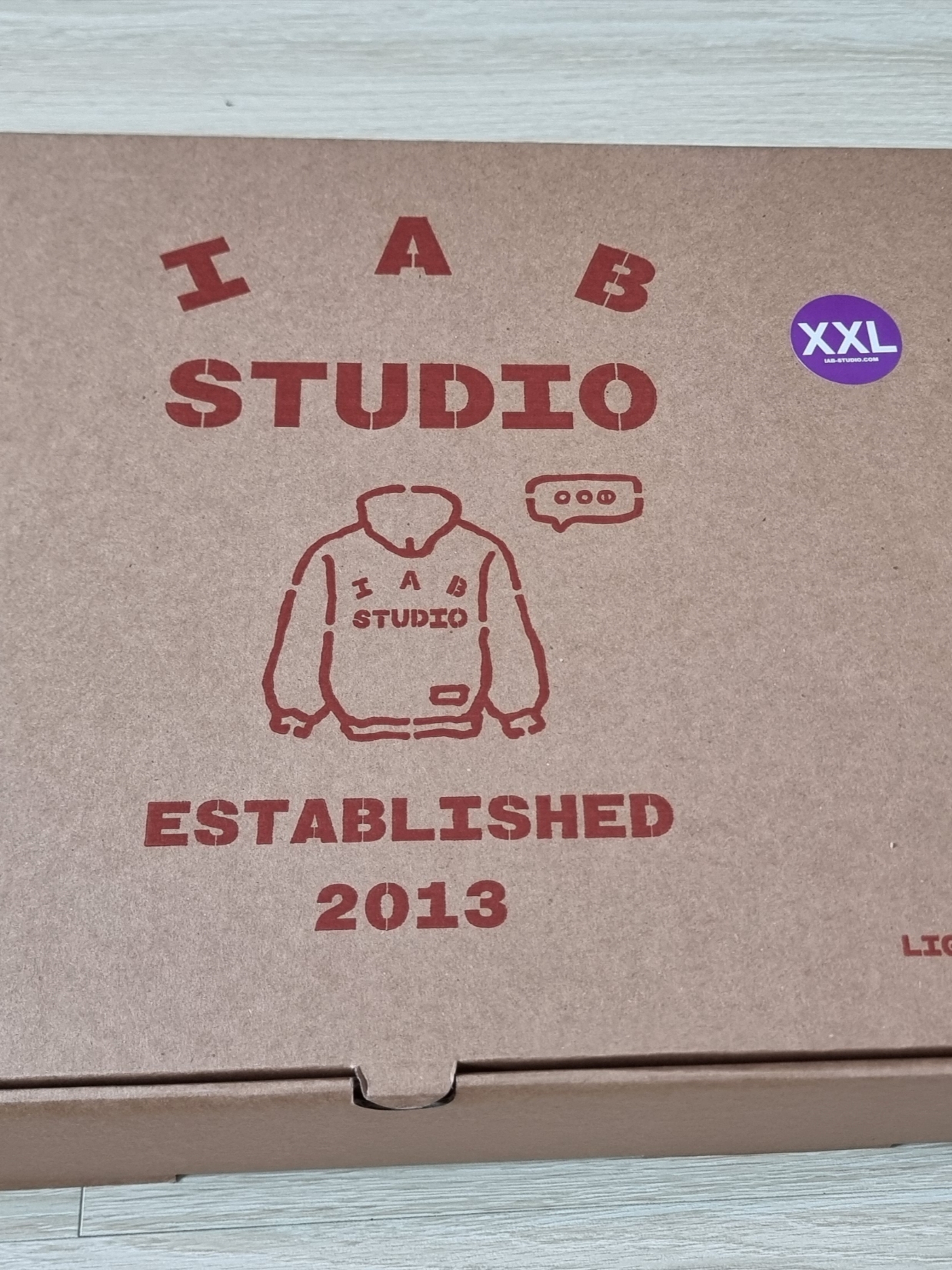 IAB Studio Hoodie Light Gray 착용 스타일 - 2