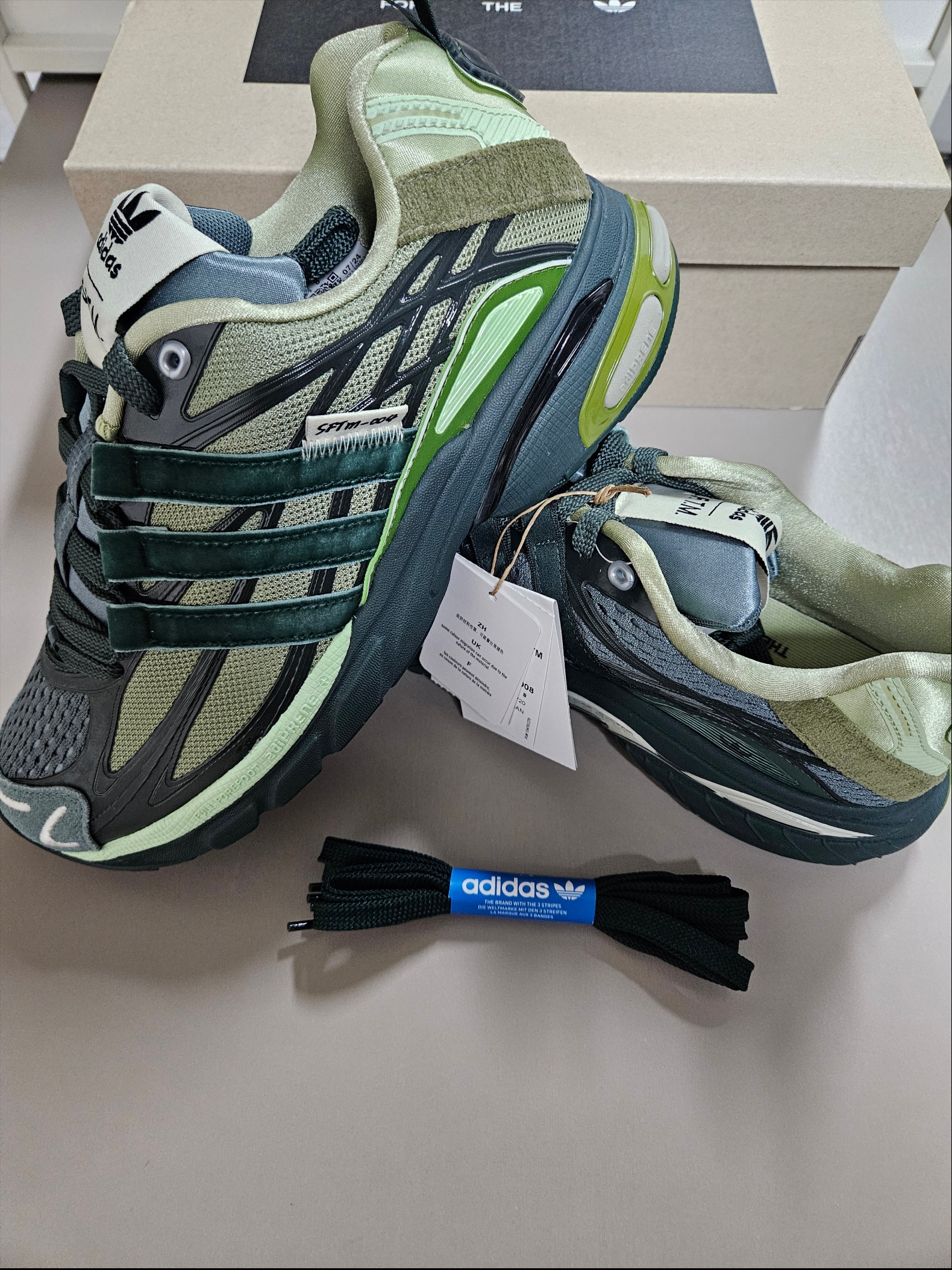 Adidas x Song for the Mute Adistar Cushion Shadow Green College Green, Adidas Samba Vegan Black White 착용 스타일 - 1