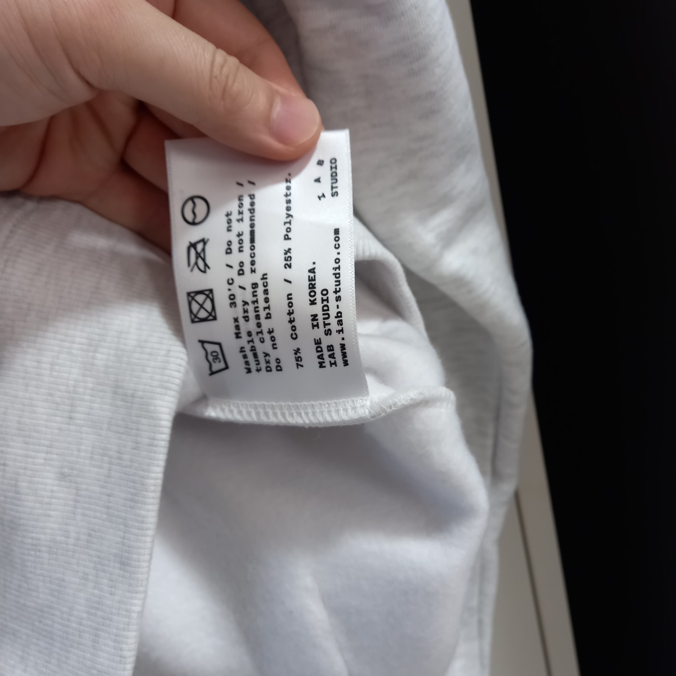 IAB Studio Hoodie Light Gray 착용 스타일 - 6