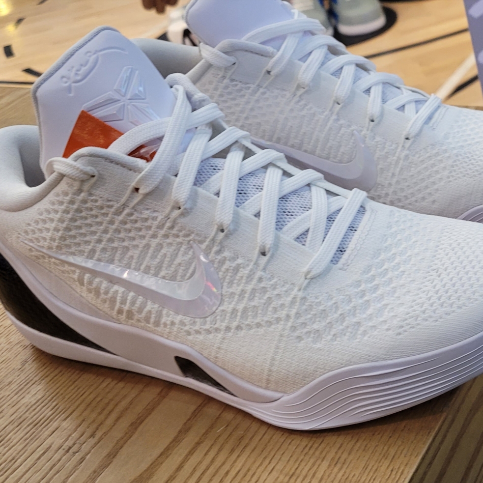 Nike Kobe 9 Elite Low Protro Halo 착용 스타일
