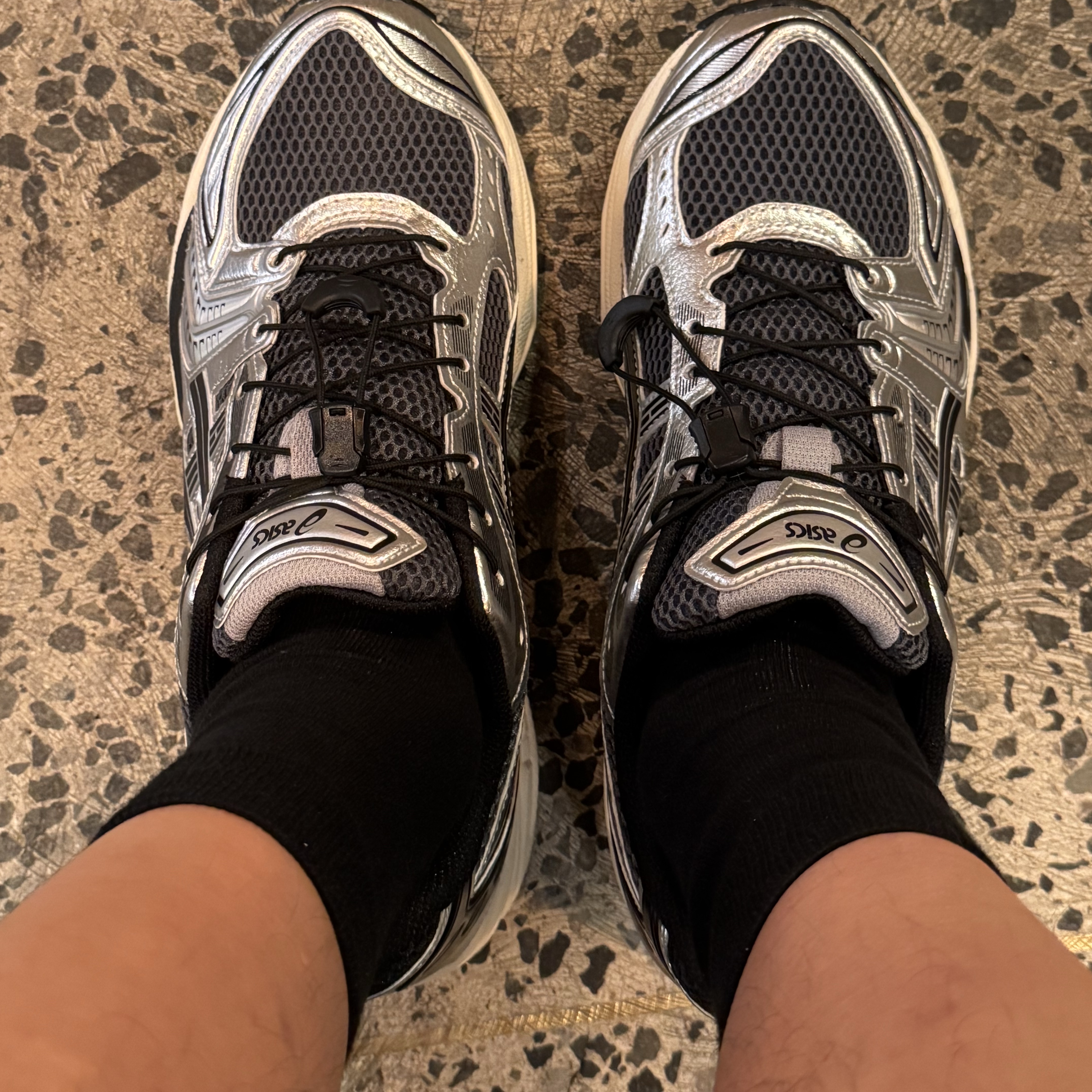 Asics Unlimited Gel-Kayano 14 Carrier Grey Black 착용 스타일