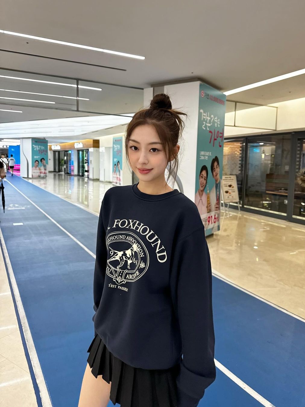 Siyazu SITP5042 Foxhound Sweat Shirt Dark Navy 착용 스타일 - 1