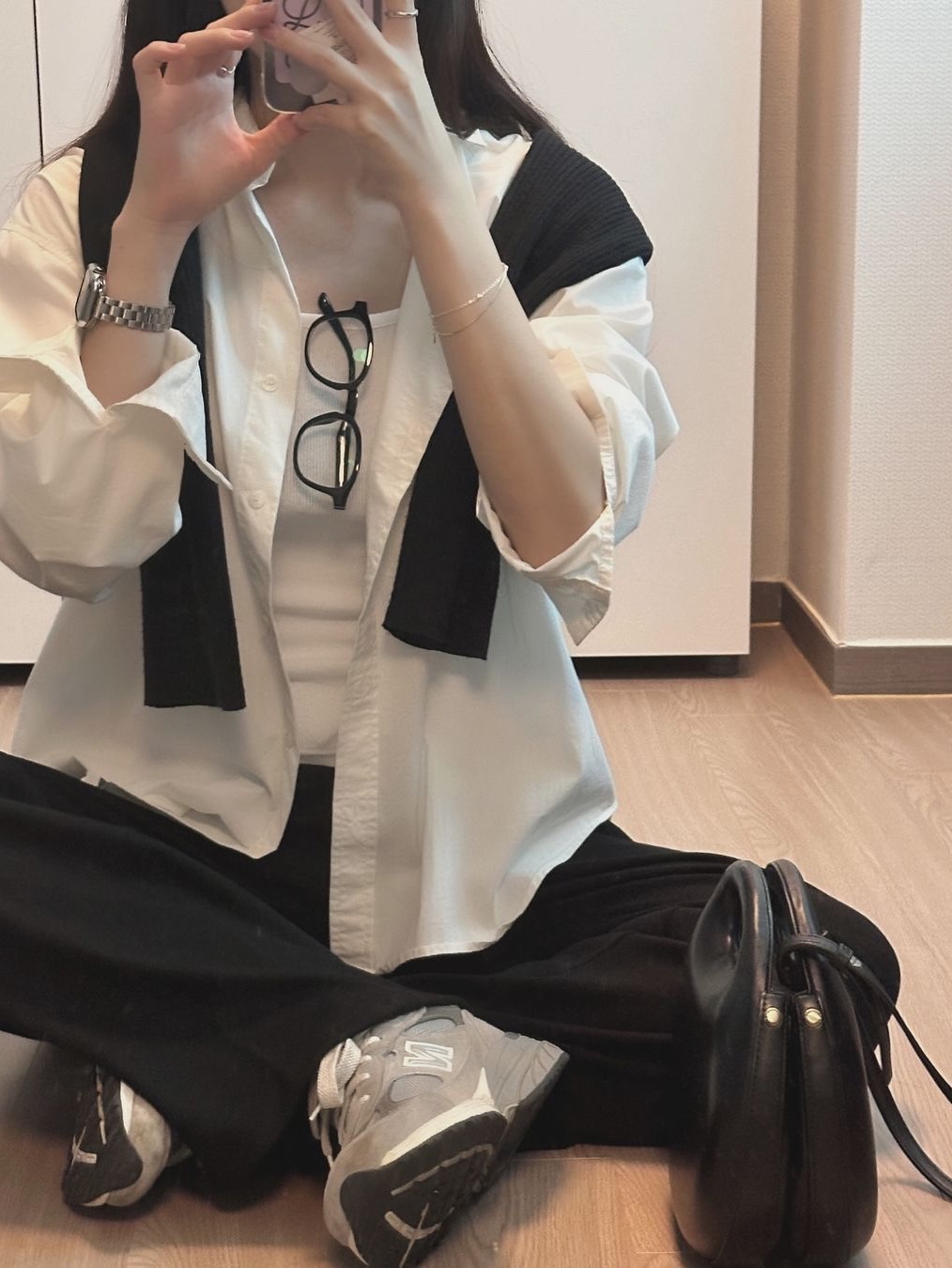 Siyazu SIPT7134 Relaxed banding slacks Black 착용 스타일 - 3