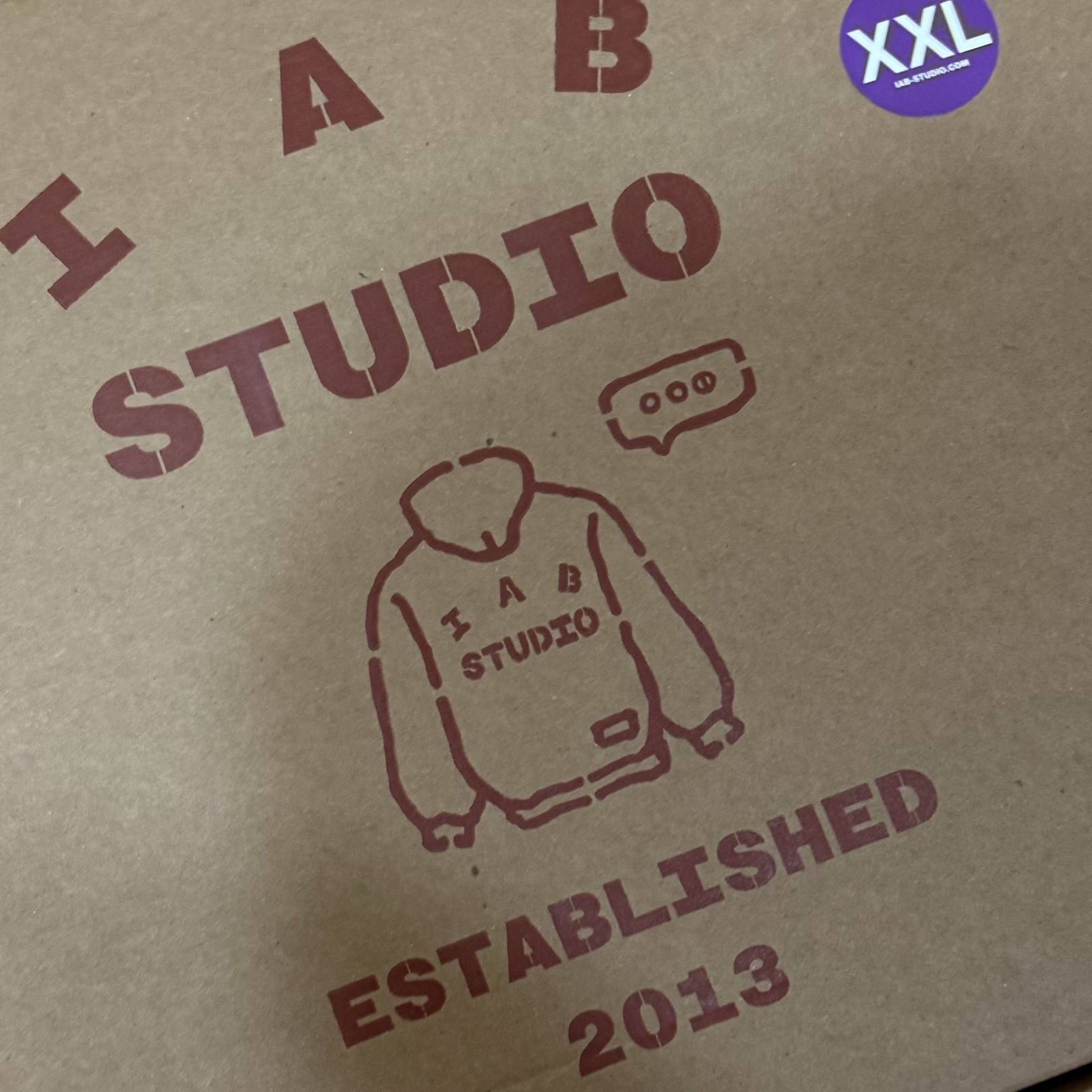 IAB Studio Hoodie Light Gray 착용 스타일 - 2