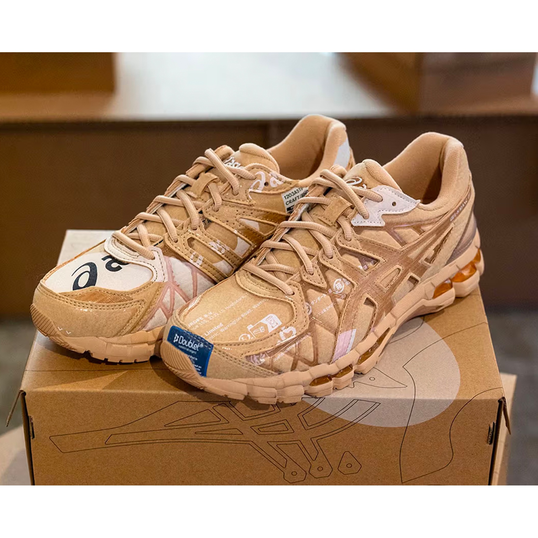 Asics x Doublet Gel-Kayano 20 Sand 착용 스타일 - 2