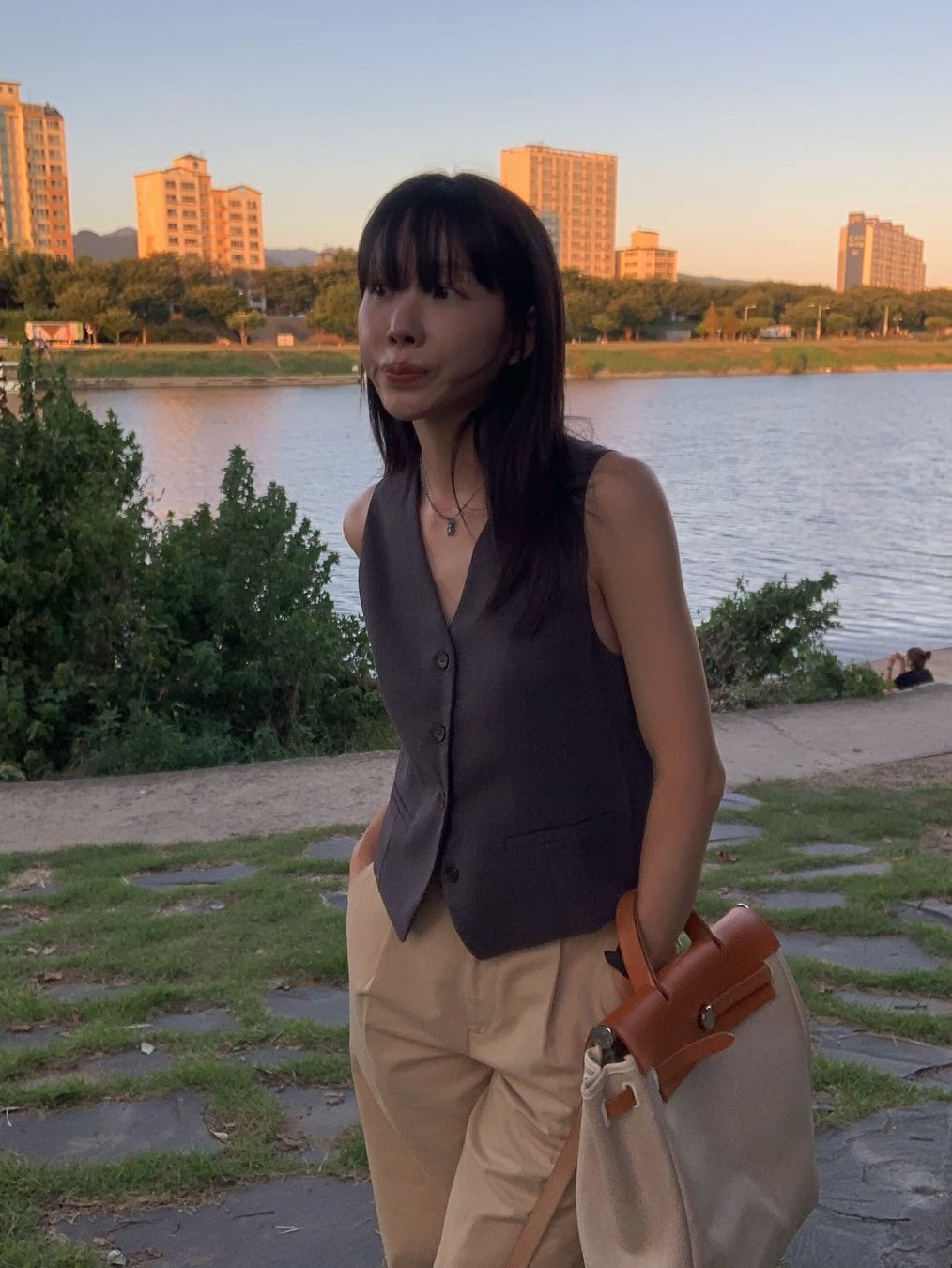 Siyazu SITP5159 Modern Layered Vest Melange gray 착용 스타일 - 2