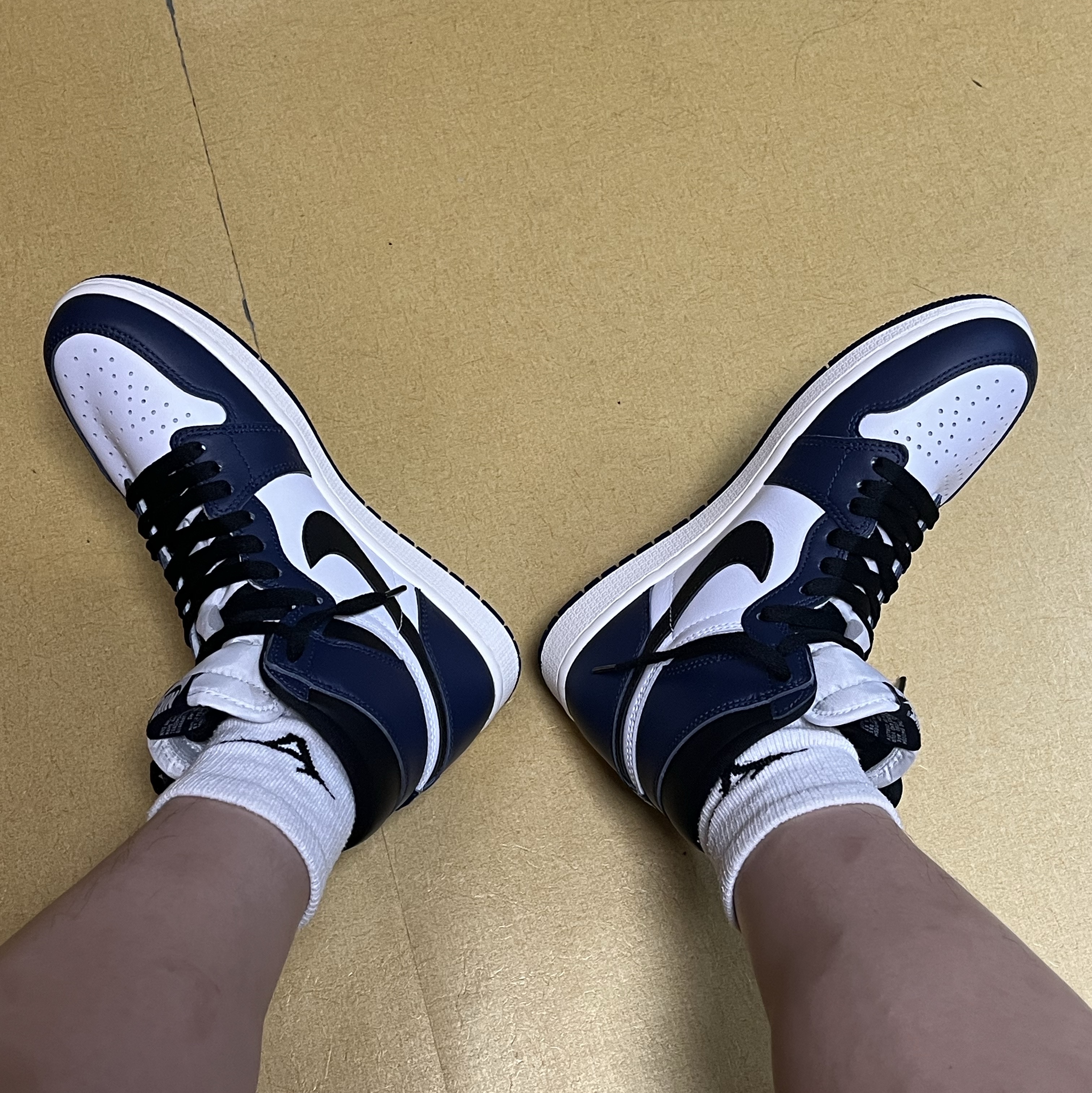 Jordan 1 Retro High OG Midnight Navy 착용 스타일 - 3