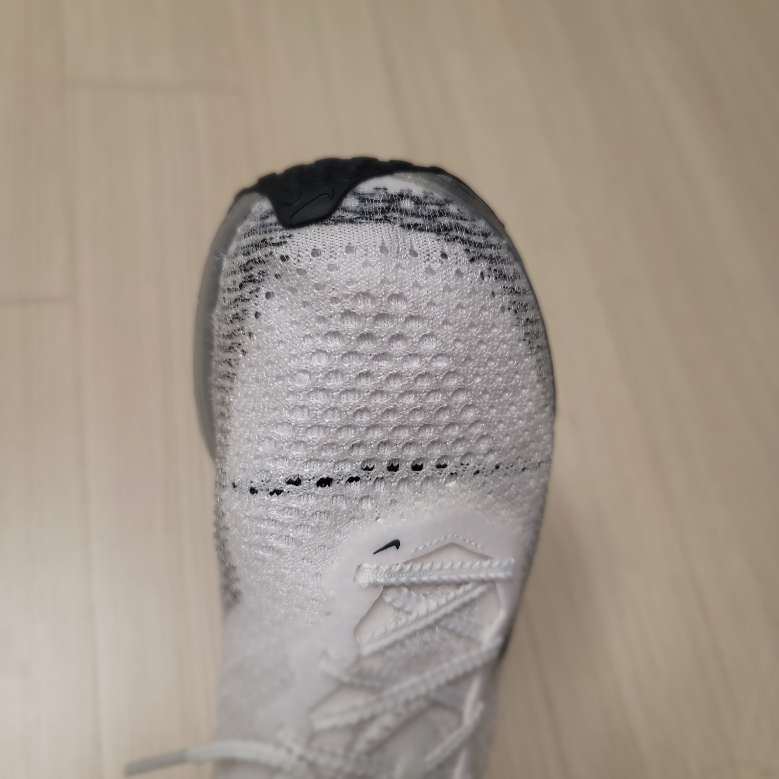 Nike ZoomX Vaporfly Next% 3 White Grey 착용 스타일 - 2