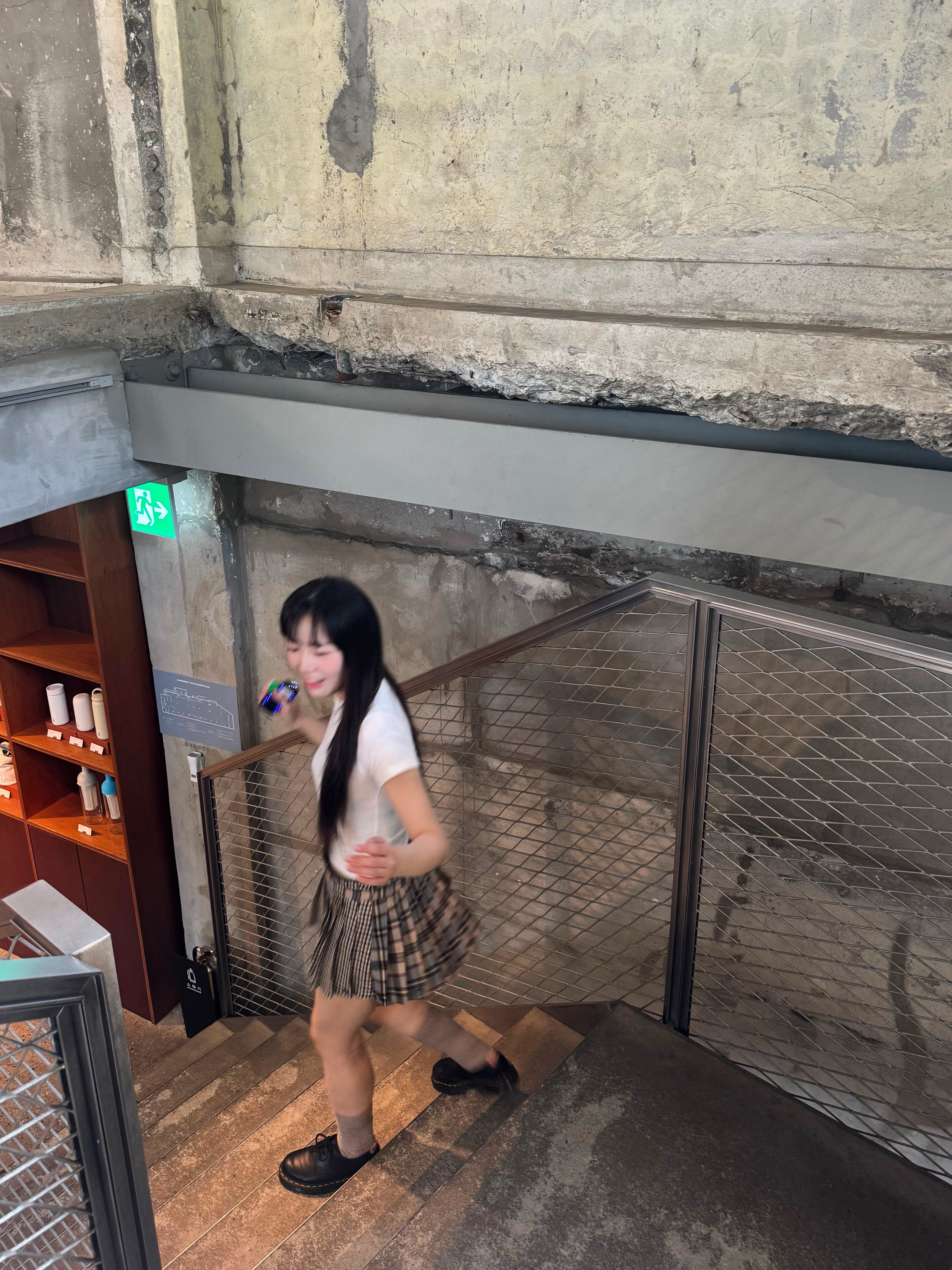Dr. Martens 1461 Bex Black, (W) Glowny Russell Plaid Mini Skirt Brown 착용 스타일 - 7