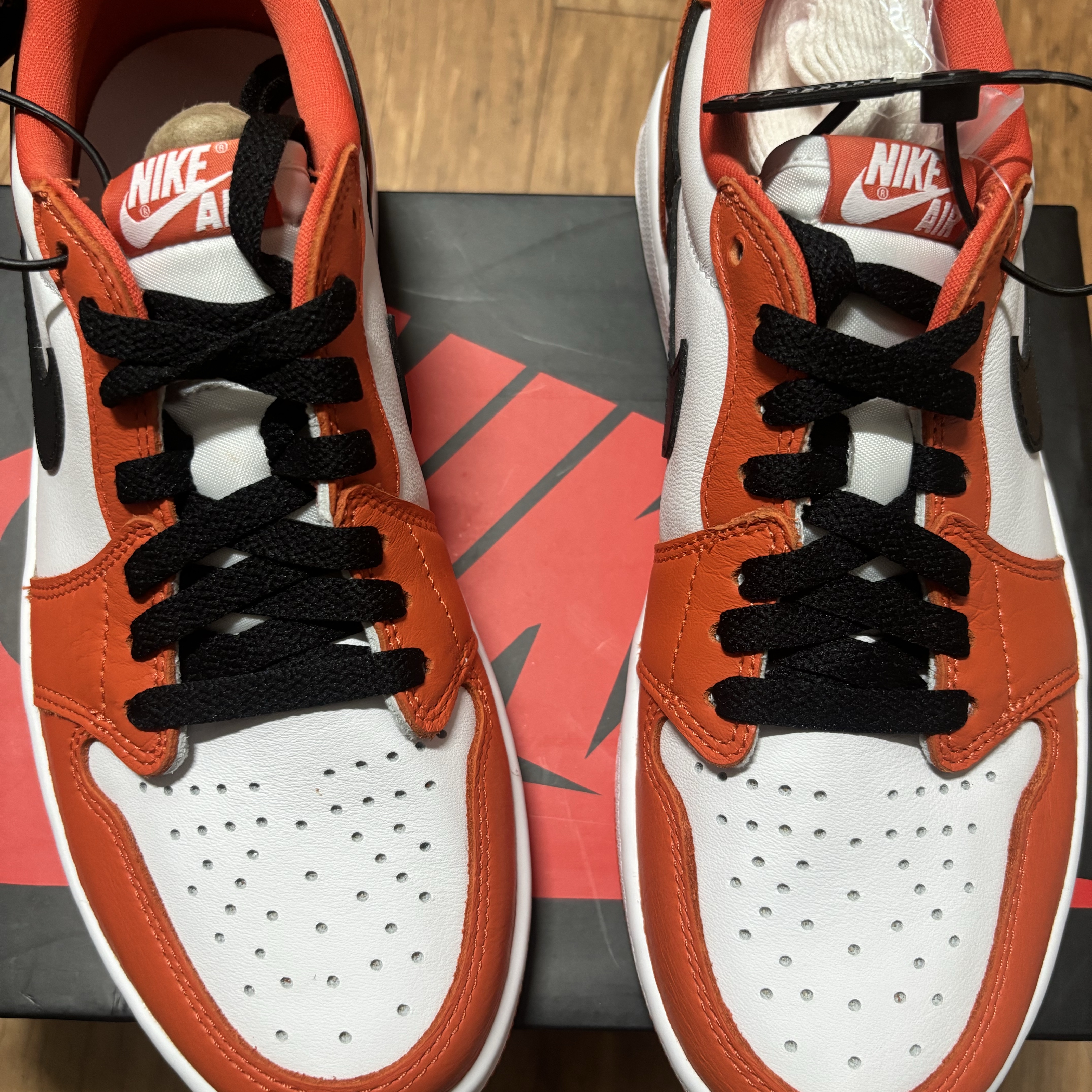 Jordan 1 Low OG Starfish 착용 스타일 - 1
