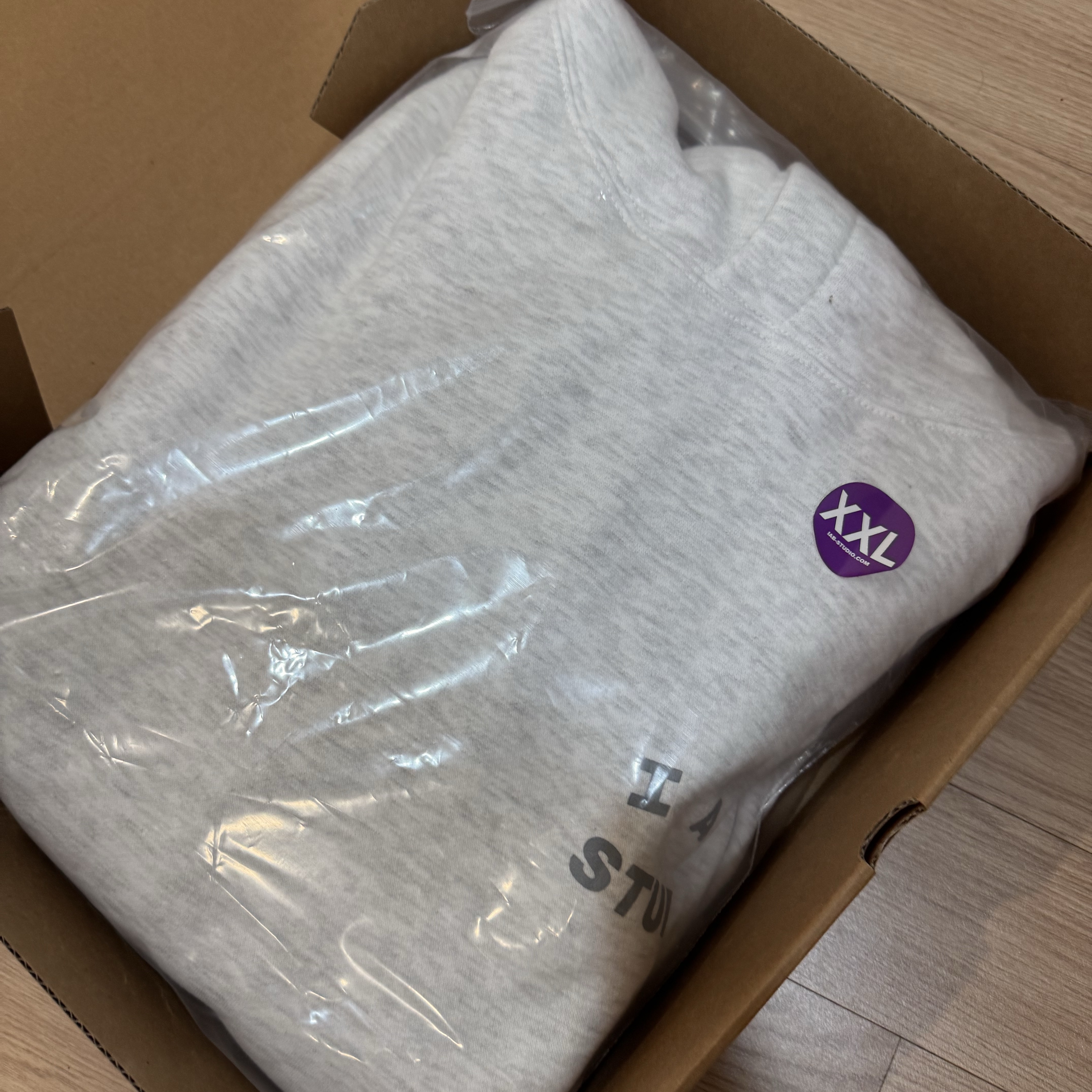 IAB Studio Hoodie Light Gray 착용 스타일 - 1