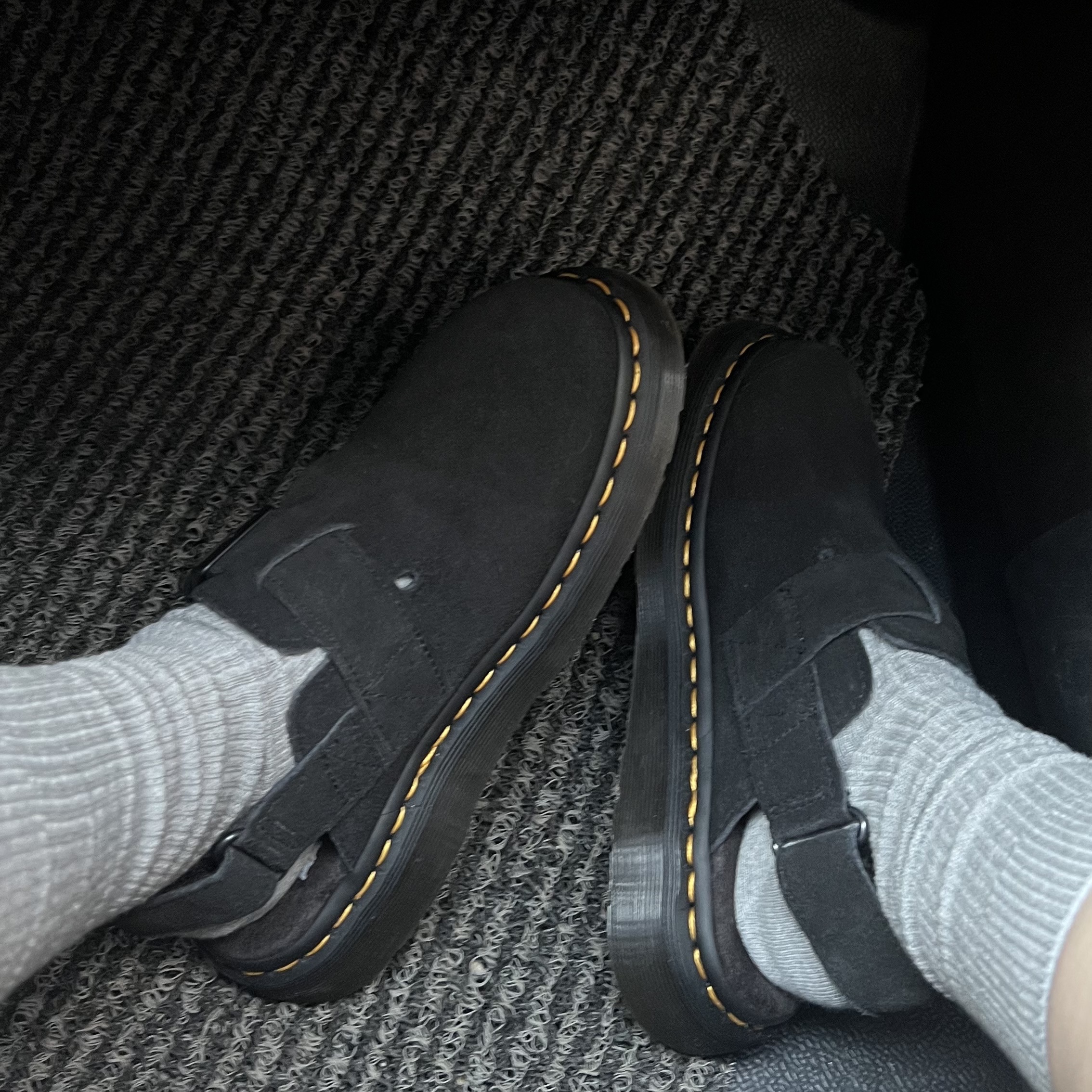 Dr. Martens Jorge II Suede Slingback Mules Black 착용 스타일