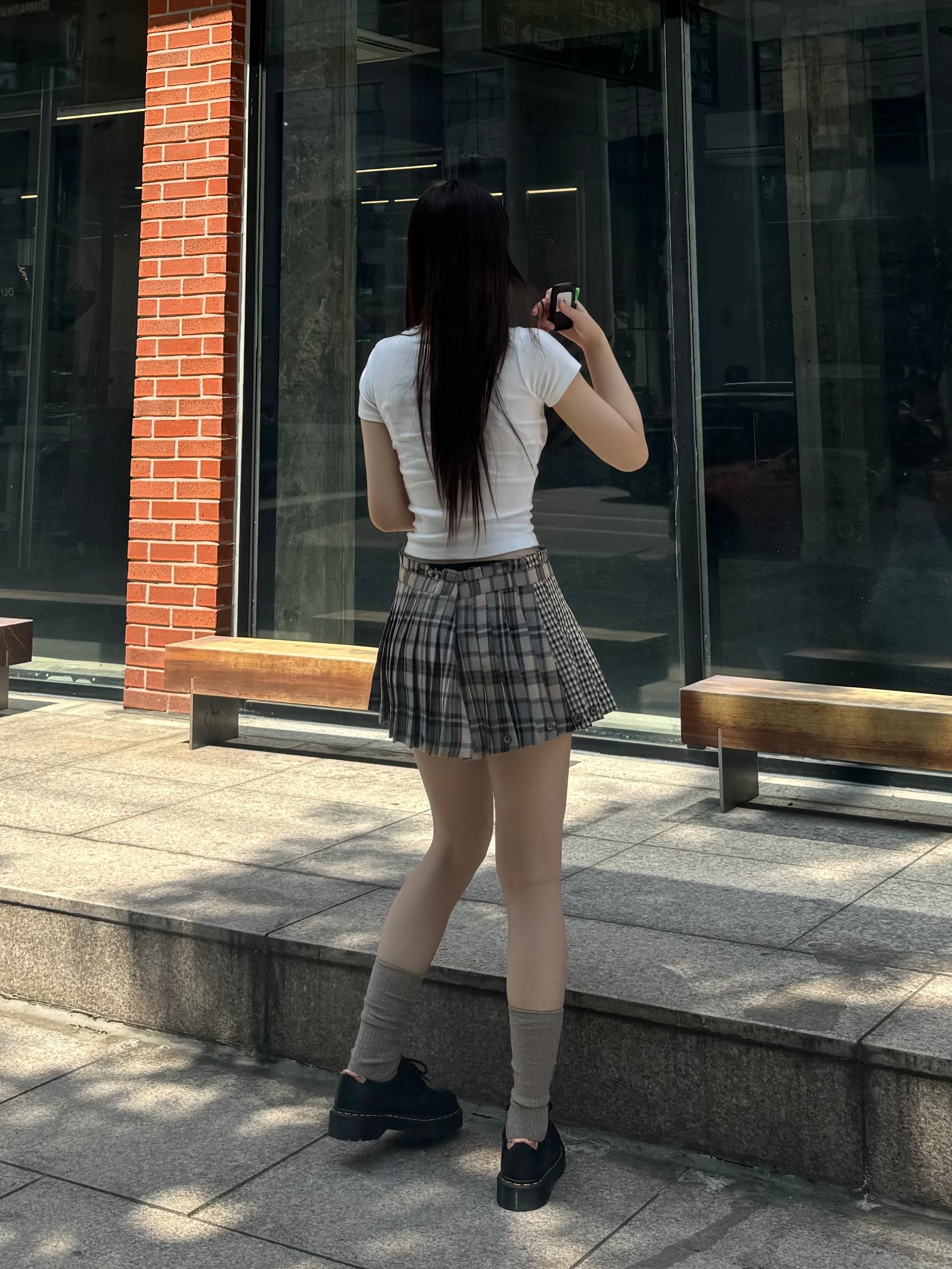 Dr. Martens 1461 Bex Black, (W) Glowny Russell Plaid Mini Skirt Brown 착용 스타일 - 4