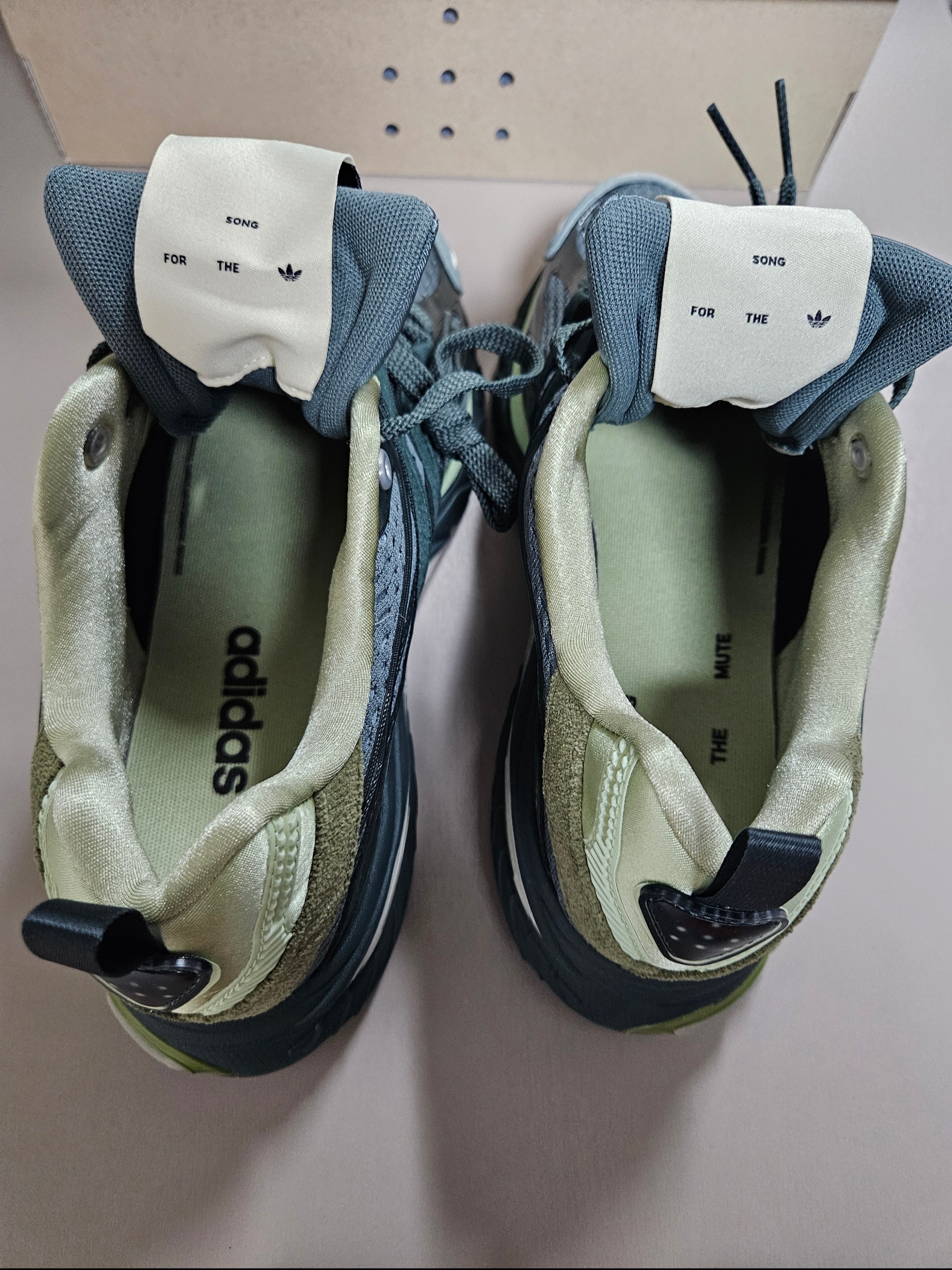 Adidas x Song for the Mute Adistar Cushion Shadow Green College Green, Adidas Samba Vegan Black White 착용 스타일 - 4