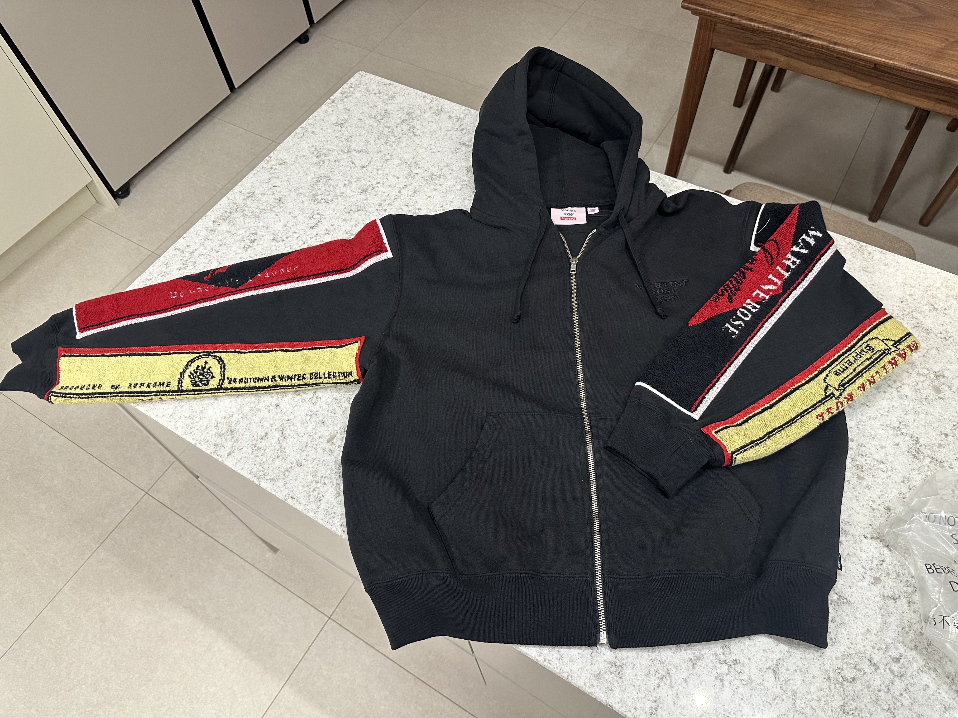 Supreme x Martine Rose Towel Zip Up Hooded Sweatshirt Black - 24FW 착용 스타일 - 2