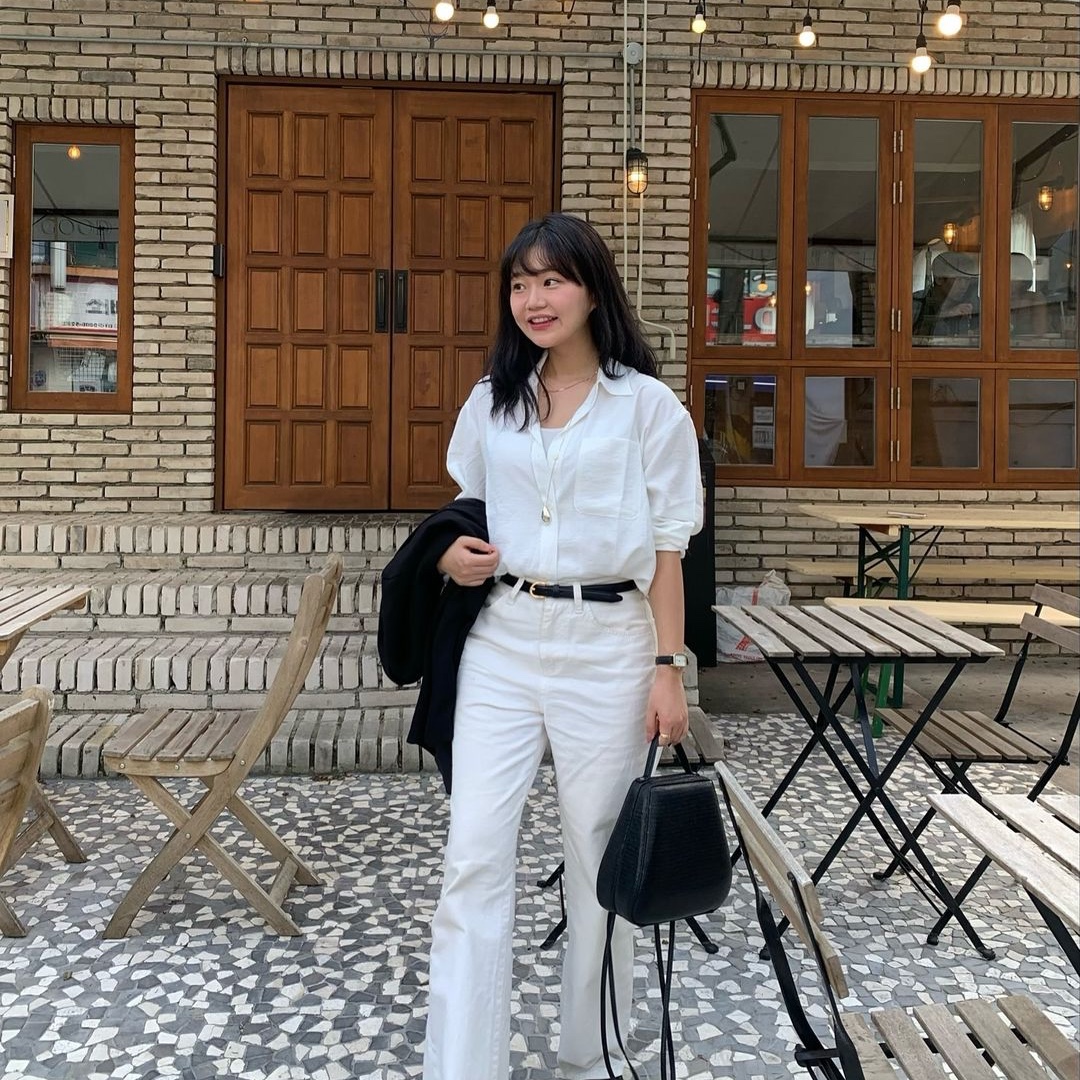 Siyazu SITP5160 Loose Fit Linkel Silky Shirt White 착용 스타일 - 1