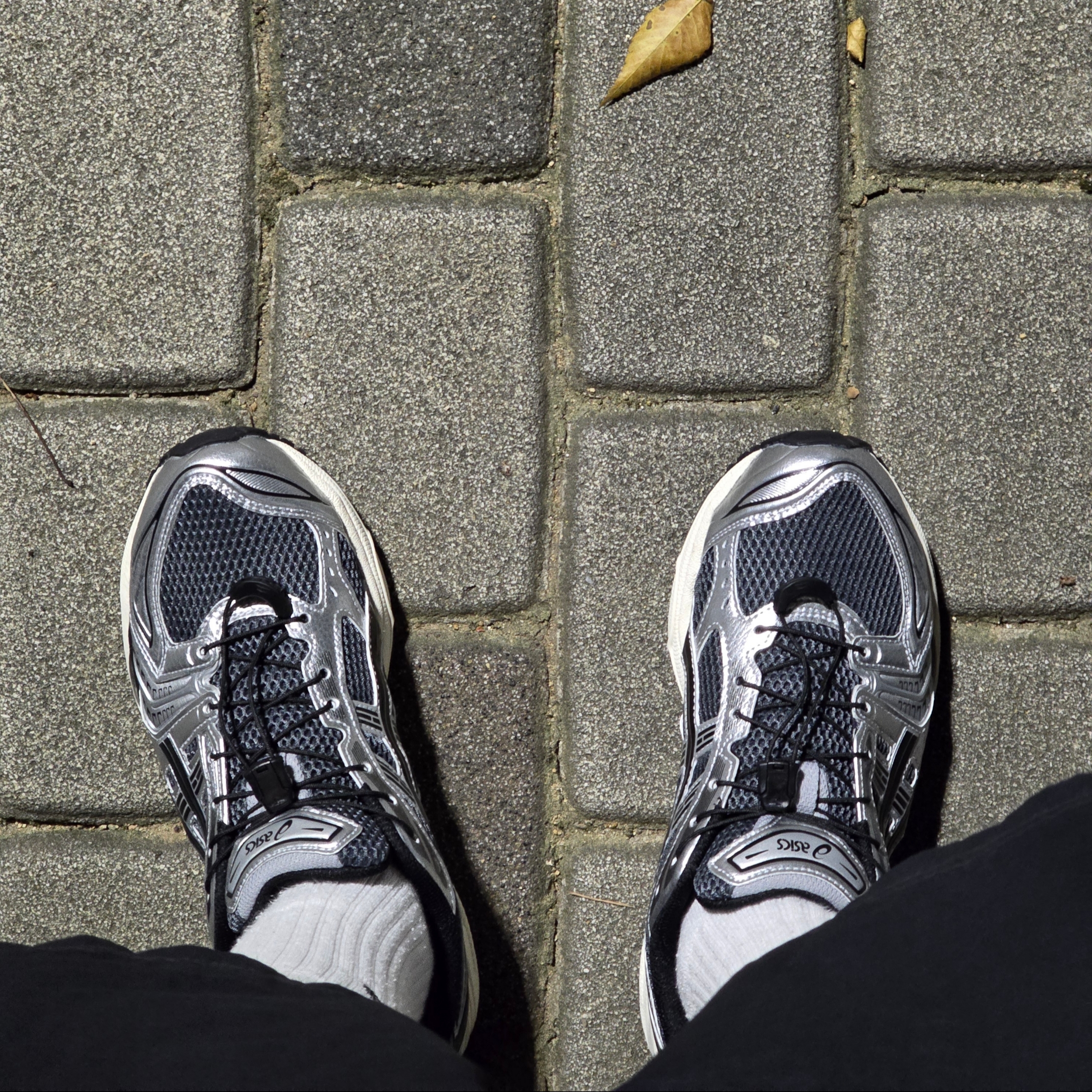 Asics Unlimited Gel-Kayano 14 Carrier Grey Black 착용 스타일