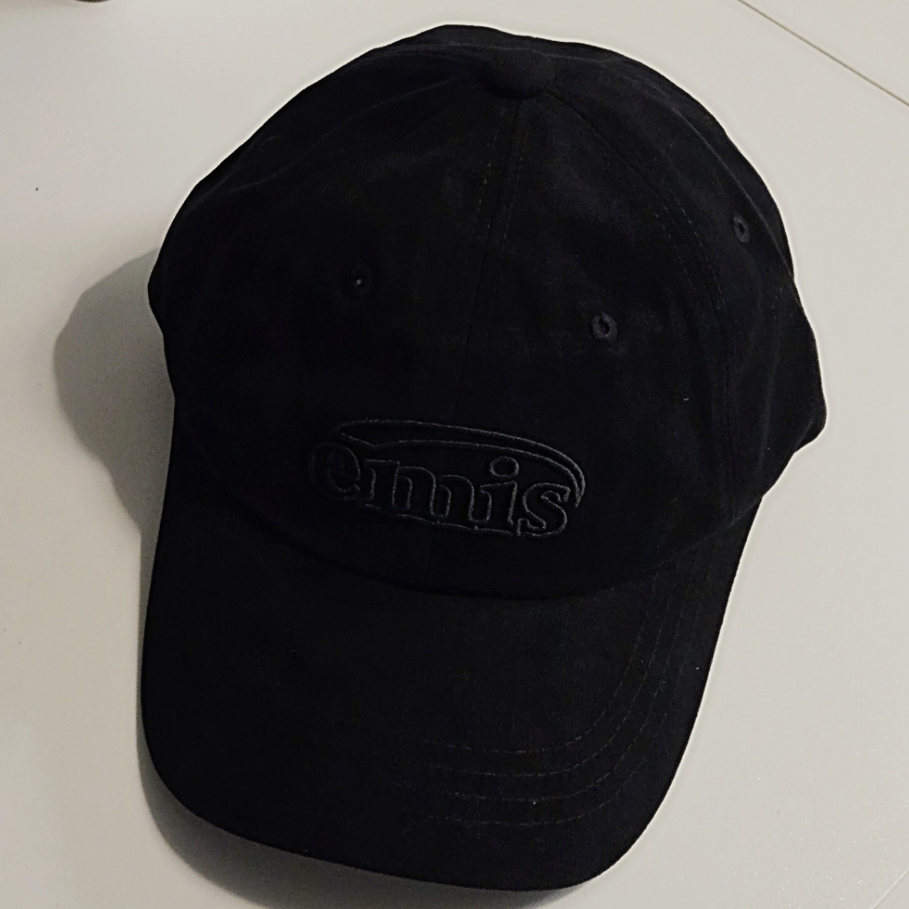 Emis Cotton Brushed Ball Cap Black 착용 스타일