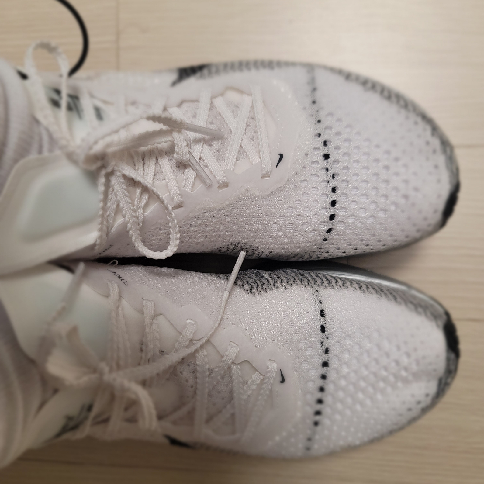 Nike ZoomX Vaporfly Next% 3 White Grey 착용 스타일 - 1