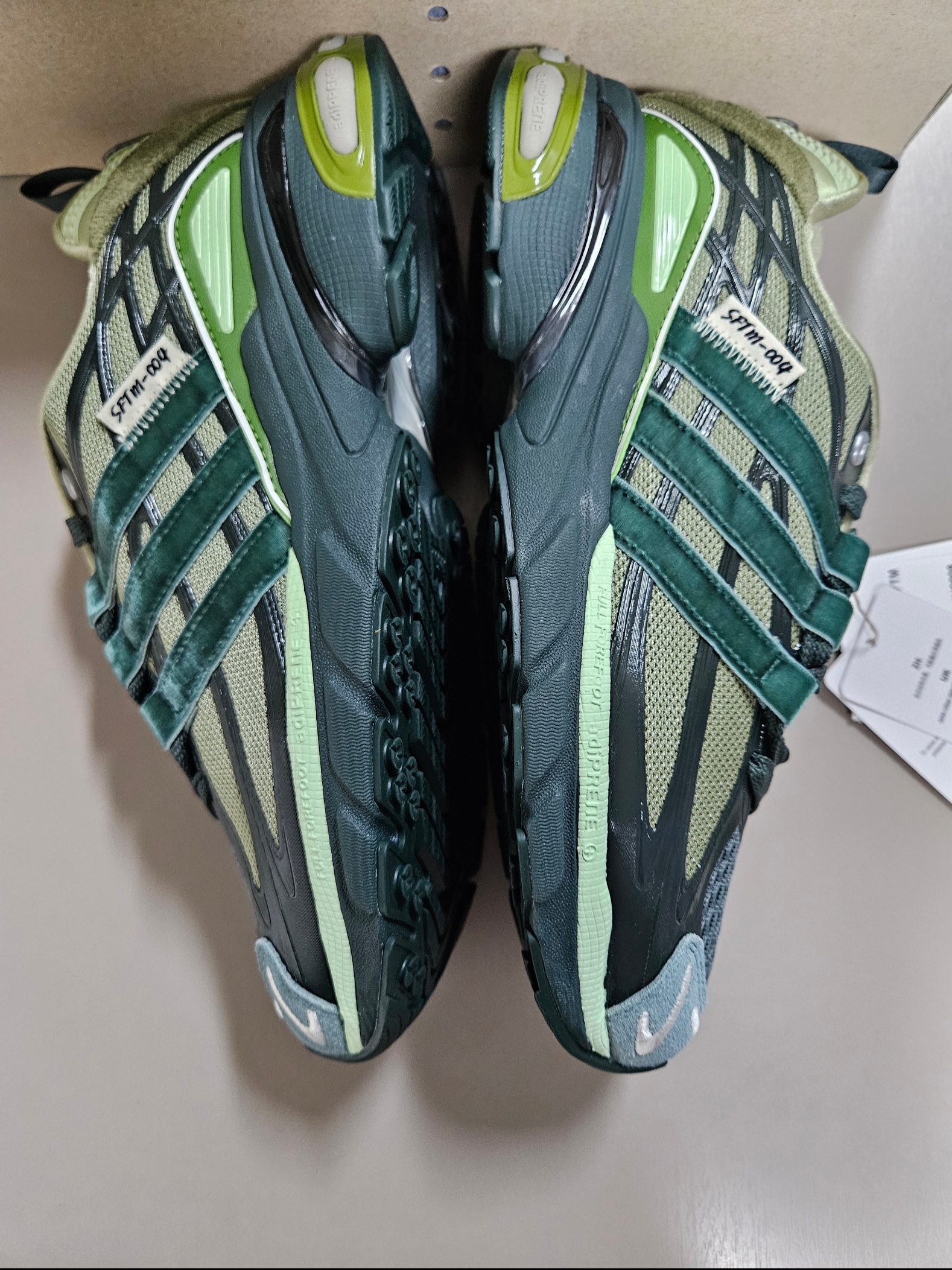 Adidas x Song for the Mute Adistar Cushion Shadow Green College Green, Adidas Samba Vegan Black White 착용 스타일 - 3