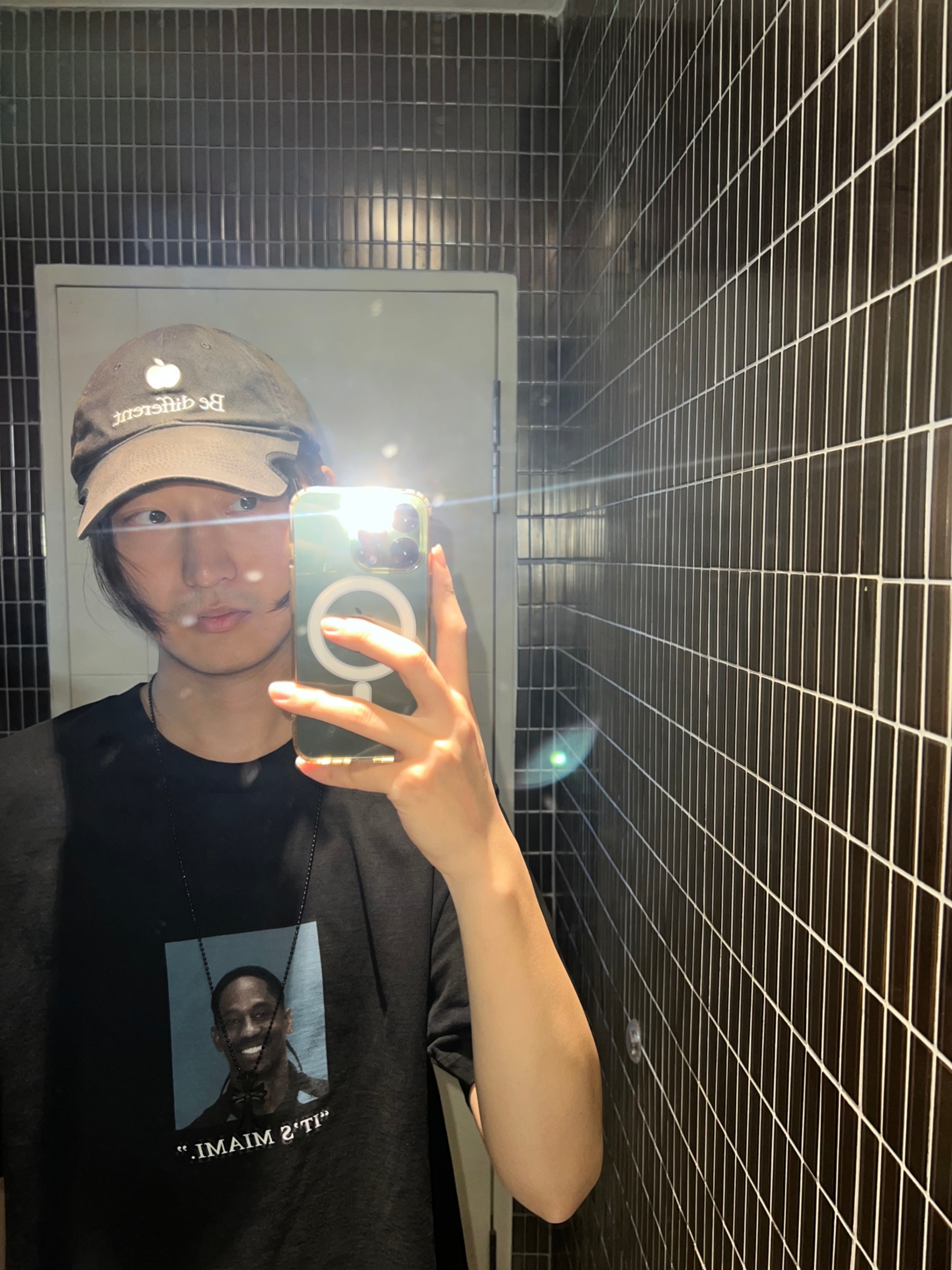 Travis Scott Free the Rage T-Shirt #2 Black, Maison Margiela Slip-On Tabi Shoes Black 착용 스타일 - 6